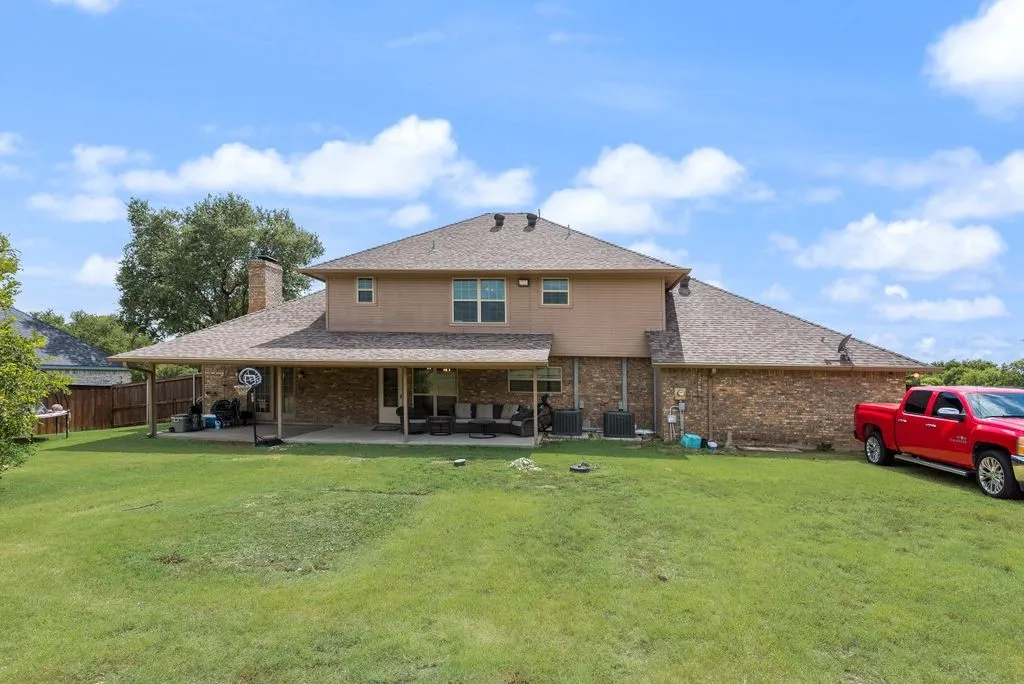 Single Family Residence For Sale in Ellis County , 912 Summer Hill Lane, Red Oak, Texas 75154, 3 Bedroom, 3 Bathroom, 3 Garage spaces, 2,602 Sqft, built in 1990, mls#21307249, Real Estate Agent in Red Oak, Homes For Sale in Ellis county, Homes For Sale in Red Oak, Realtor in Red Oak Texas, Real Estate Brokerage Independent Realty Texas, Luminita Cordes Realtor