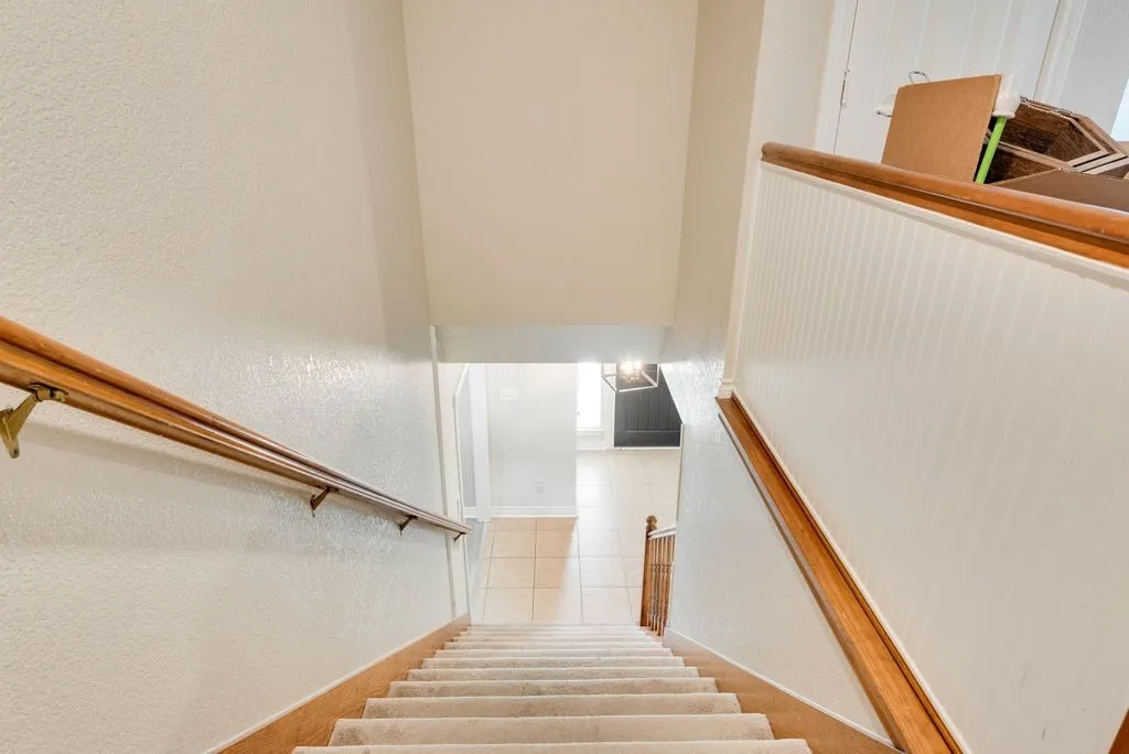 Single Family Residence For Sale in Ellis County , 912 Summer Hill Lane, Red Oak, Texas 75154, 3 Bedroom, 3 Bathroom, 3 Garage spaces, 2,602 Sqft, built in 1990, mls#21307249, Real Estate Agent in Red Oak, Homes For Sale in Ellis county, Homes For Sale in Red Oak, Realtor in Red Oak Texas, Real Estate Brokerage Independent Realty Texas, Luminita Cordes Realtor