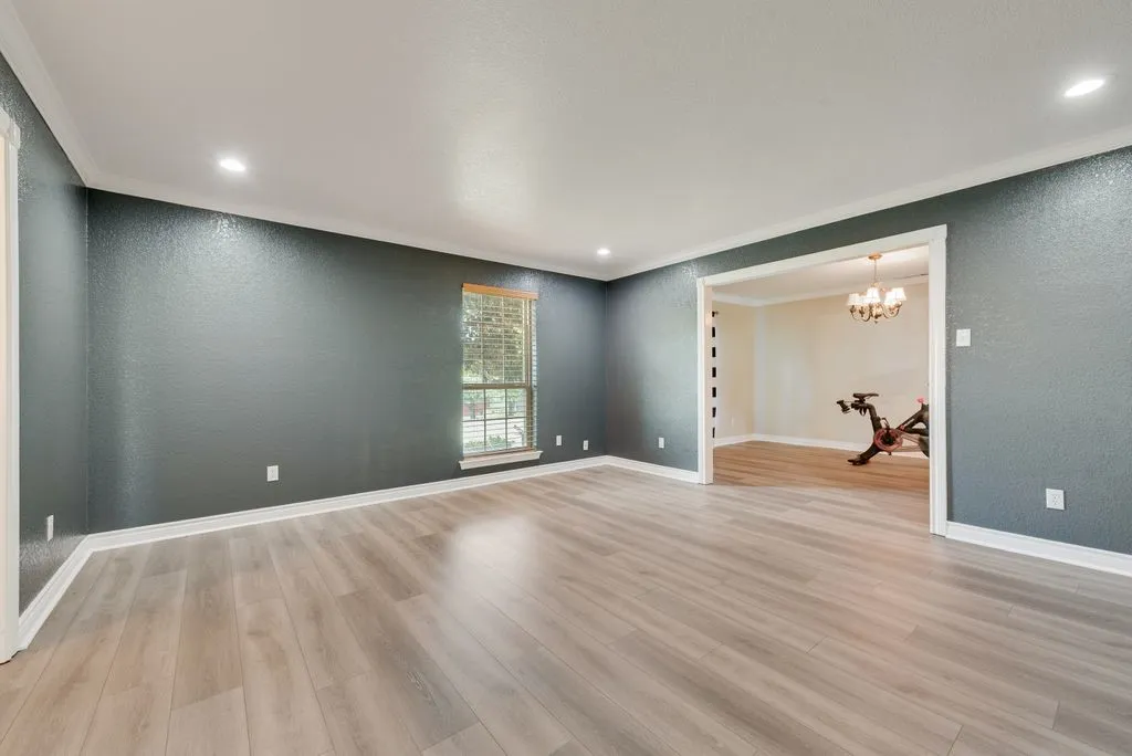 Single Family Residence For Sale in Ellis County , 912 Summer Hill Lane, Red Oak, Texas 75154, 3 Bedroom, 3 Bathroom, 3 Garage spaces, 2,602 Sqft, built in 1990, mls#21307249, Real Estate Agent in Red Oak, Homes For Sale in Ellis county, Homes For Sale in Red Oak, Realtor in Red Oak Texas, Real Estate Brokerage Independent Realty Texas, Luminita Cordes Realtor