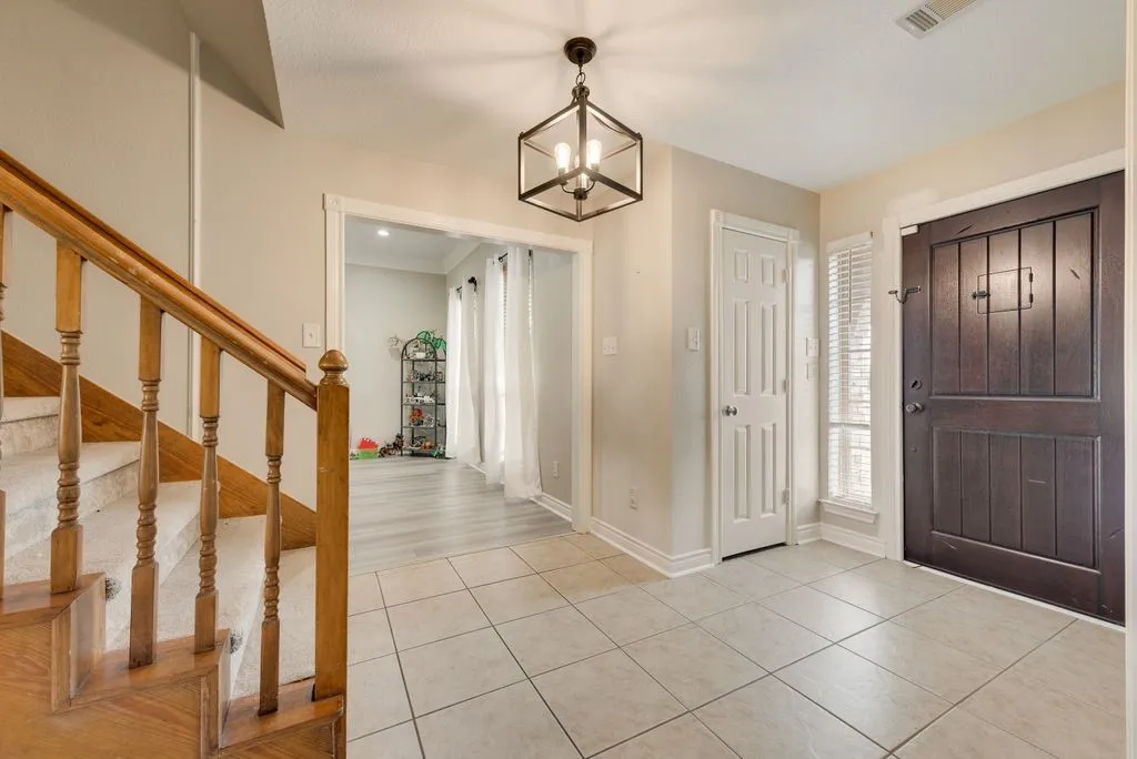 Single Family Residence For Sale in Ellis County , 912 Summer Hill Lane, Red Oak, Texas 75154, 3 Bedroom, 3 Bathroom, 3 Garage spaces, 2,602 Sqft, built in 1990, mls#21307249, Real Estate Agent in Red Oak, Homes For Sale in Ellis county, Homes For Sale in Red Oak, Realtor in Red Oak Texas, Real Estate Brokerage Independent Realty Texas, Luminita Cordes Realtor