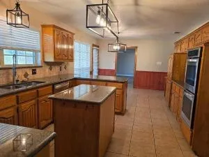 Single Family Residence For Sale in Ellis County , 912 Summer Hill Lane, Red Oak, Texas 75154, 3 Bedroom, 3 Bathroom, 3 Garage spaces, 2,602 Sqft, built in 1990, mls#21307249, Real Estate Agent in Red Oak, Homes For Sale in Ellis county, Homes For Sale in Red Oak, Realtor in Red Oak Texas, Real Estate Brokerage Independent Realty Texas, Luminita Cordes Realtor