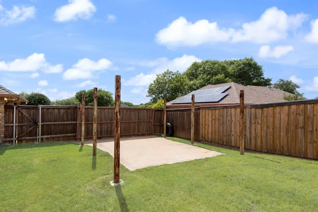 Single Family Residence For Sale in Ellis County , 912 Summer Hill Lane, Red Oak, Texas 75154, 3 Bedroom, 3 Bathroom, 3 Garage spaces, 2,602 Sqft, built in 1990, mls#21307249, Real Estate Agent in Red Oak, Homes For Sale in Ellis county, Homes For Sale in Red Oak, Realtor in Red Oak Texas, Real Estate Brokerage Independent Realty Texas, Luminita Cordes Realtor