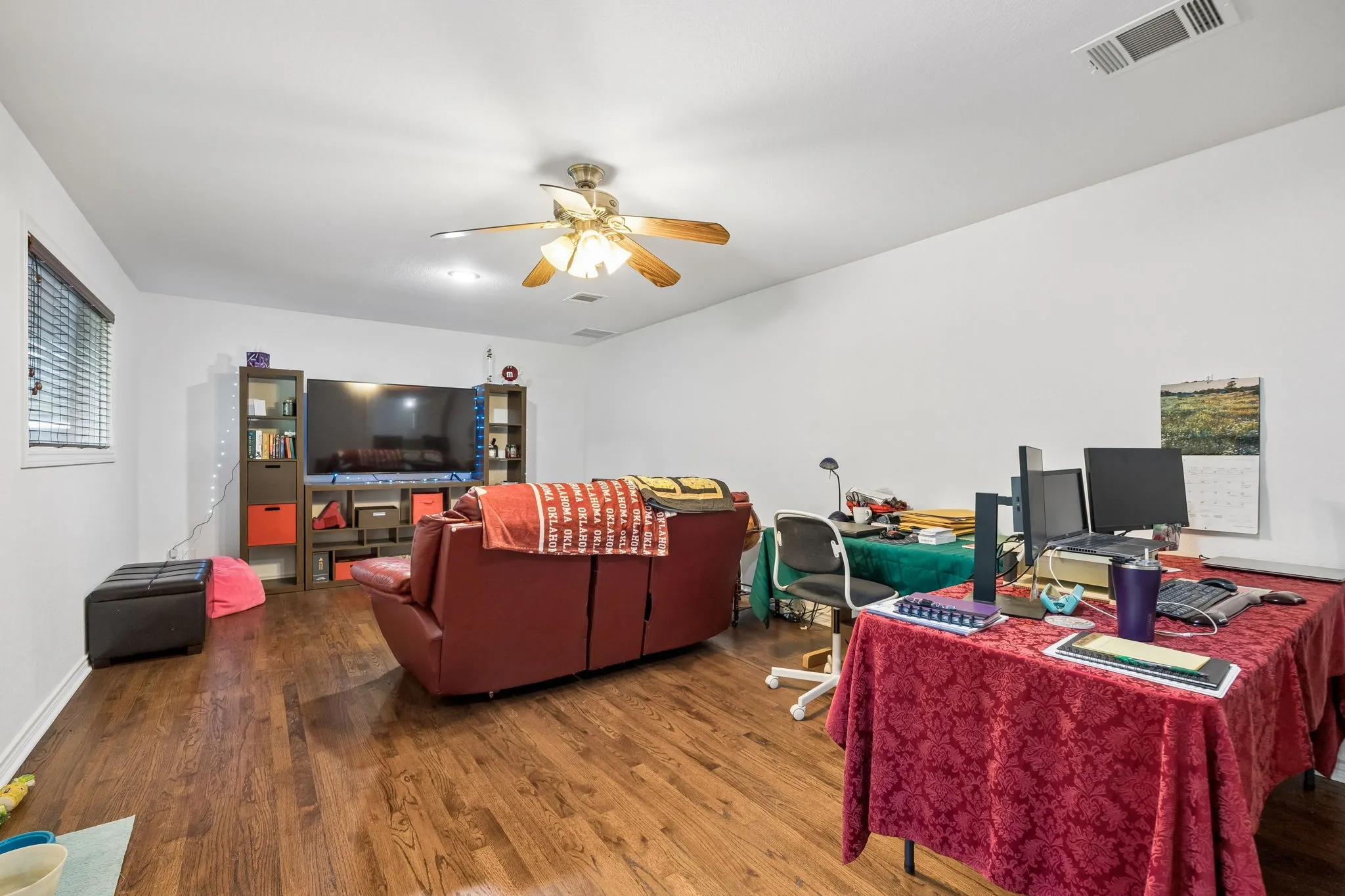 Single Family Residence For Sale in Collin County , 5291 Pecan Place Drive, Mc Kinney, Texas 75071, 4 Bedroom, 3 Bathroom, 2 Garage spaces, 3,480 Sqft, built in 1984, mls#21179951, Real Estate Agent in Mc Kinney, Homes For Sale in Collin county, Homes For Sale in Mc Kinney, Realtor in Mc Kinney Texas, Real Estate Brokerage Independent Realty Texas, Luminita Cordes Realtor