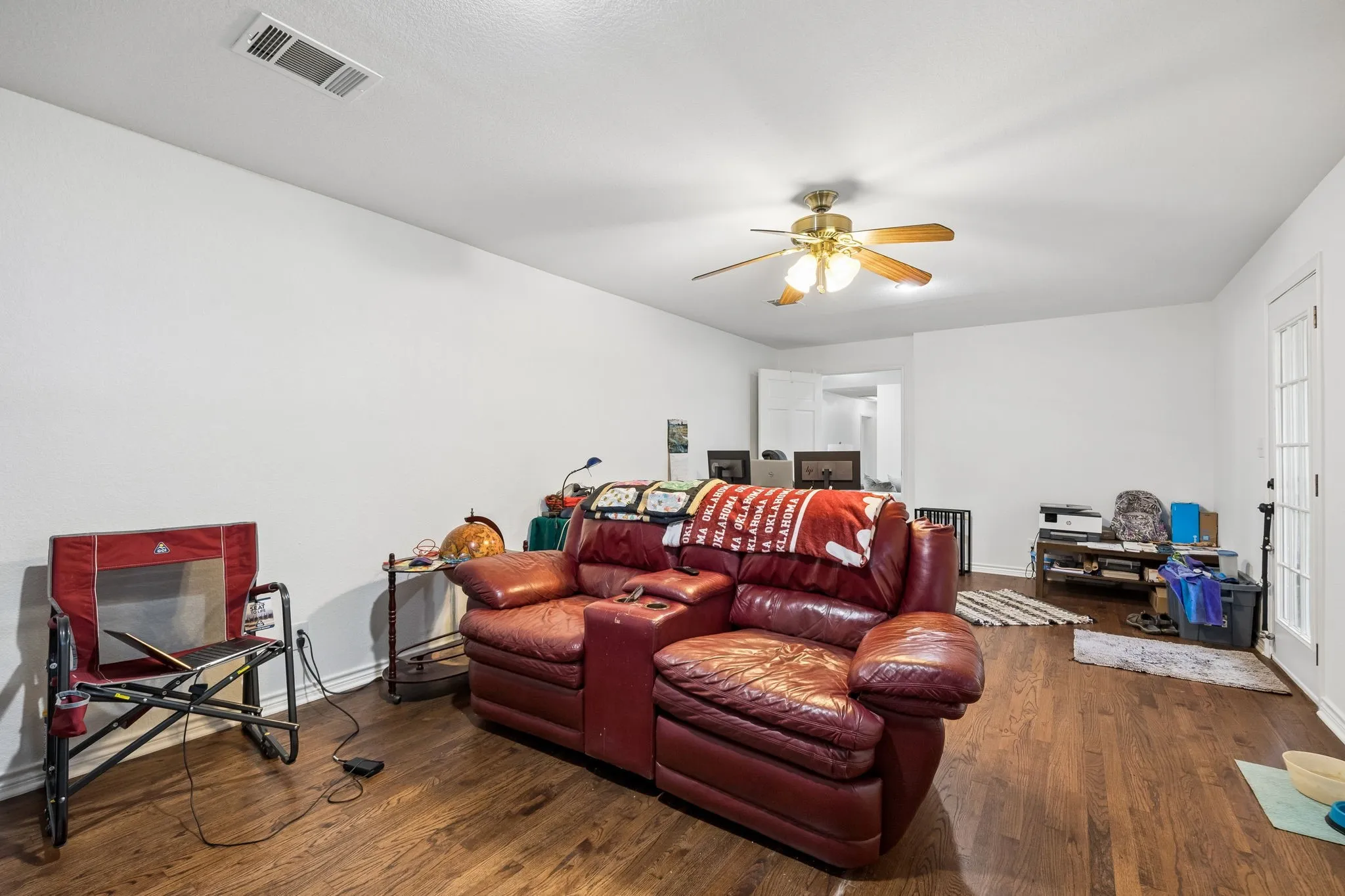 Single Family Residence For Sale in Collin County , 5291 Pecan Place Drive, Mc Kinney, Texas 75071, 4 Bedroom, 3 Bathroom, 2 Garage spaces, 3,480 Sqft, built in 1984, mls#21179951, Real Estate Agent in Mc Kinney, Homes For Sale in Collin county, Homes For Sale in Mc Kinney, Realtor in Mc Kinney Texas, Real Estate Brokerage Independent Realty Texas, Luminita Cordes Realtor