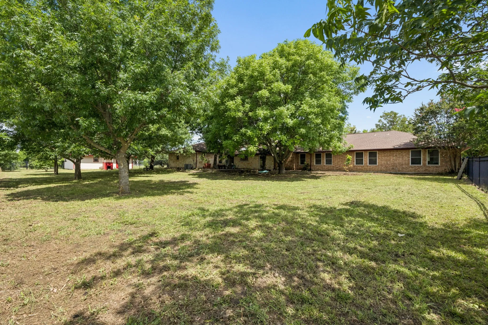 Single Family Residence For Sale in Collin County , 5291 Pecan Place Drive, Mc Kinney, Texas 75071, 4 Bedroom, 3 Bathroom, 2 Garage spaces, 3,480 Sqft, built in 1984, mls#21179951, Real Estate Agent in Mc Kinney, Homes For Sale in Collin county, Homes For Sale in Mc Kinney, Realtor in Mc Kinney Texas, Real Estate Brokerage Independent Realty Texas, Luminita Cordes Realtor