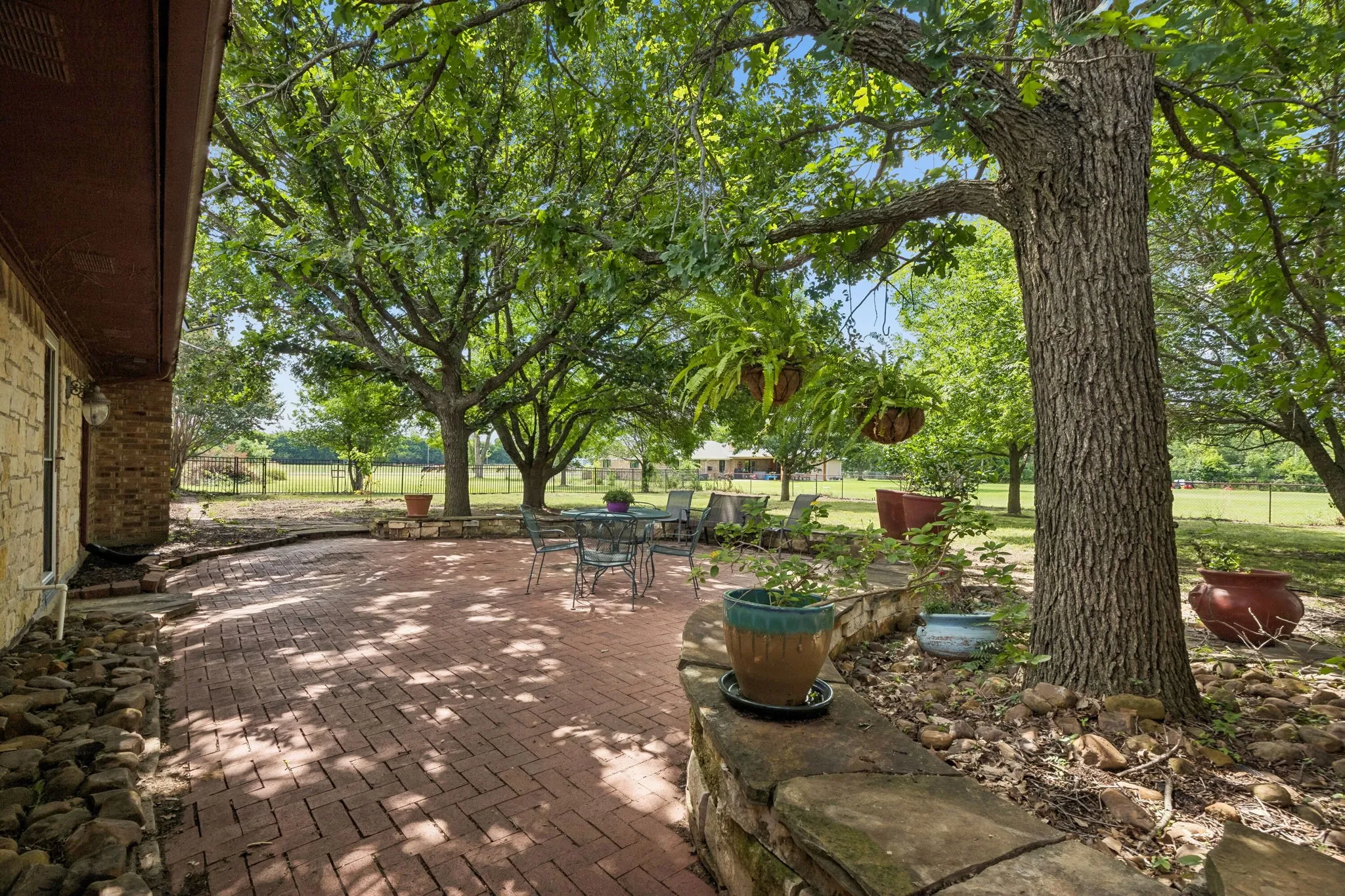 Single Family Residence For Sale in Collin County , 5291 Pecan Place Drive, Mc Kinney, Texas 75071, 4 Bedroom, 3 Bathroom, 2 Garage spaces, 3,480 Sqft, built in 1984, mls#21179951, Real Estate Agent in Mc Kinney, Homes For Sale in Collin county, Homes For Sale in Mc Kinney, Realtor in Mc Kinney Texas, Real Estate Brokerage Independent Realty Texas, Luminita Cordes Realtor