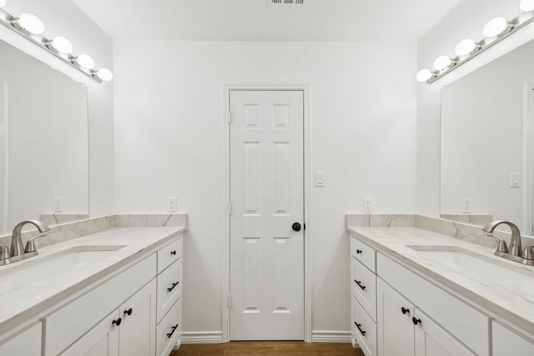 Single Family Residence For Sale in Collin County , 5291 Pecan Place Drive, Mc Kinney, Texas 75071, 4 Bedroom, 3 Bathroom, 2 Garage spaces, 3,480 Sqft, built in 1984, mls#21179951, Real Estate Agent in Mc Kinney, Homes For Sale in Collin county, Homes For Sale in Mc Kinney, Realtor in Mc Kinney Texas, Real Estate Brokerage Independent Realty Texas, Luminita Cordes Realtor