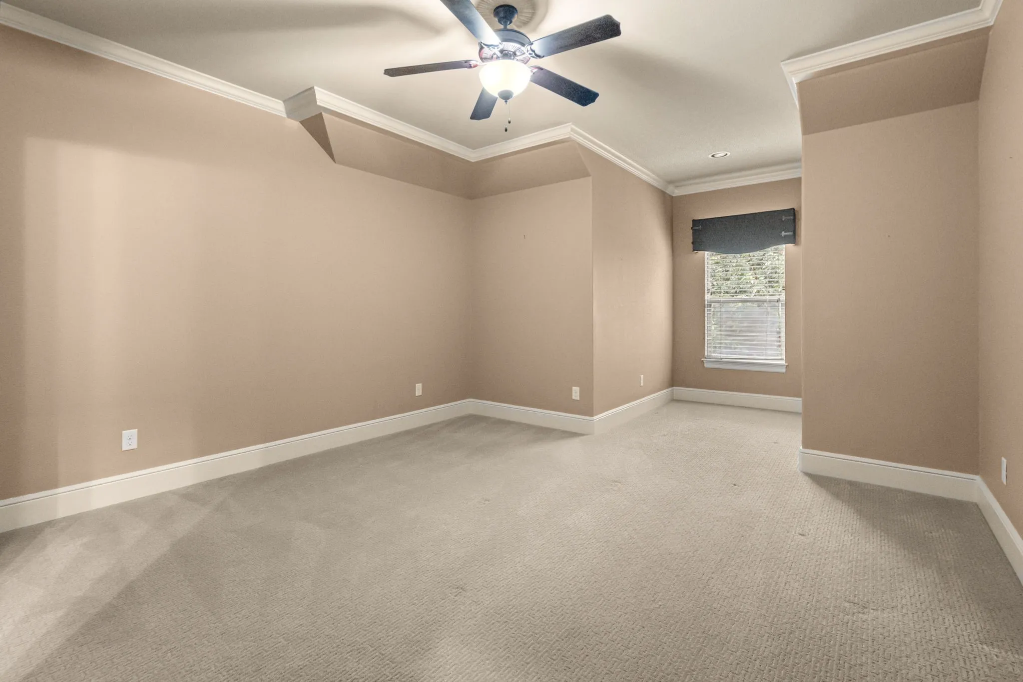 Single Family Residence For Sale in Tarrant County , 4532 Elm River Court, Fort Worth, Texas 76116, 4 Bedroom, 4 Bathroom, 2 Garage spaces, 4,118 Sqft, built in 2013, mls#21297168, Real Estate Agent in Fort Worth, Homes For Sale in Tarrant county, Homes For Sale in Fort Worth, Realtor in Fort Worth Texas, Real Estate Brokerage Independent Realty Texas, Luminita Cordes Realtor