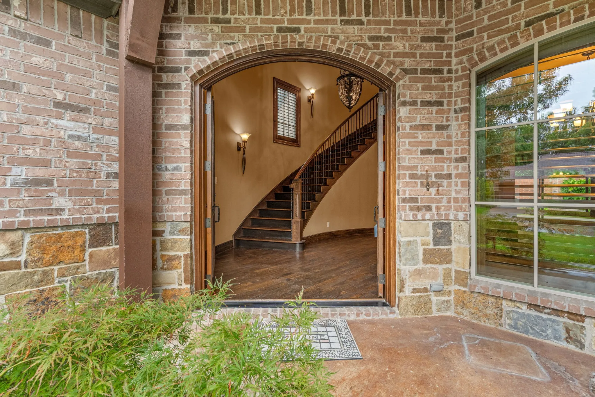 Single Family Residence For Sale in Tarrant County , 4532 Elm River Court, Fort Worth, Texas 76116, 4 Bedroom, 4 Bathroom, 2 Garage spaces, 4,118 Sqft, built in 2013, mls#21297168, Real Estate Agent in Fort Worth, Homes For Sale in Tarrant county, Homes For Sale in Fort Worth, Realtor in Fort Worth Texas, Real Estate Brokerage Independent Realty Texas, Luminita Cordes Realtor