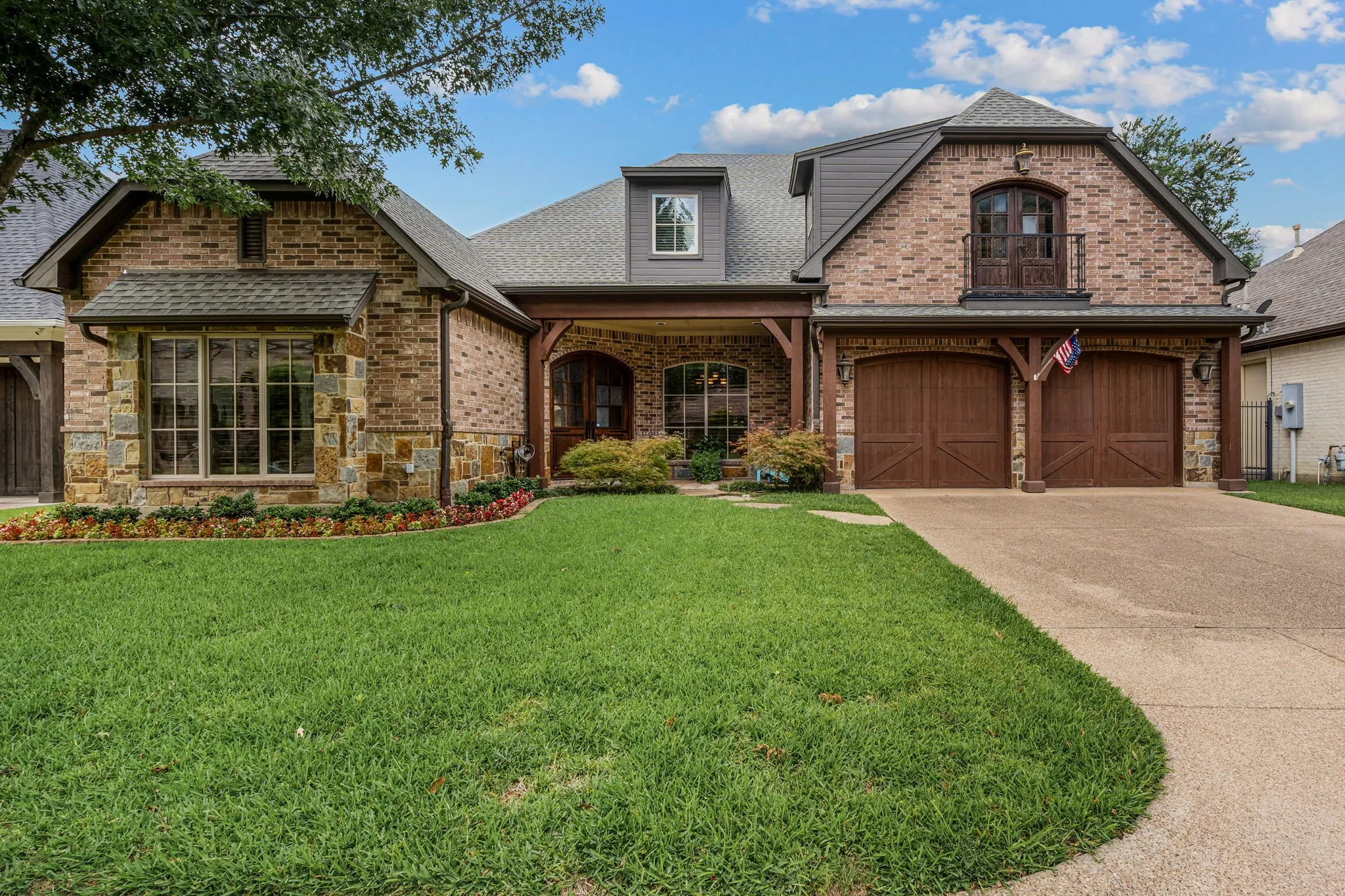 Single Family Residence For Sale in Tarrant County , 4532 Elm River Court, Fort Worth, Texas 76116, 4 Bedroom, 4 Bathroom, 2 Garage spaces, 4,118 Sqft, built in 2013, mls#21297168, Real Estate Agent in Fort Worth, Homes For Sale in Tarrant county, Homes For Sale in Fort Worth, Realtor in Fort Worth Texas, Real Estate Brokerage Independent Realty Texas, Luminita Cordes Realtor