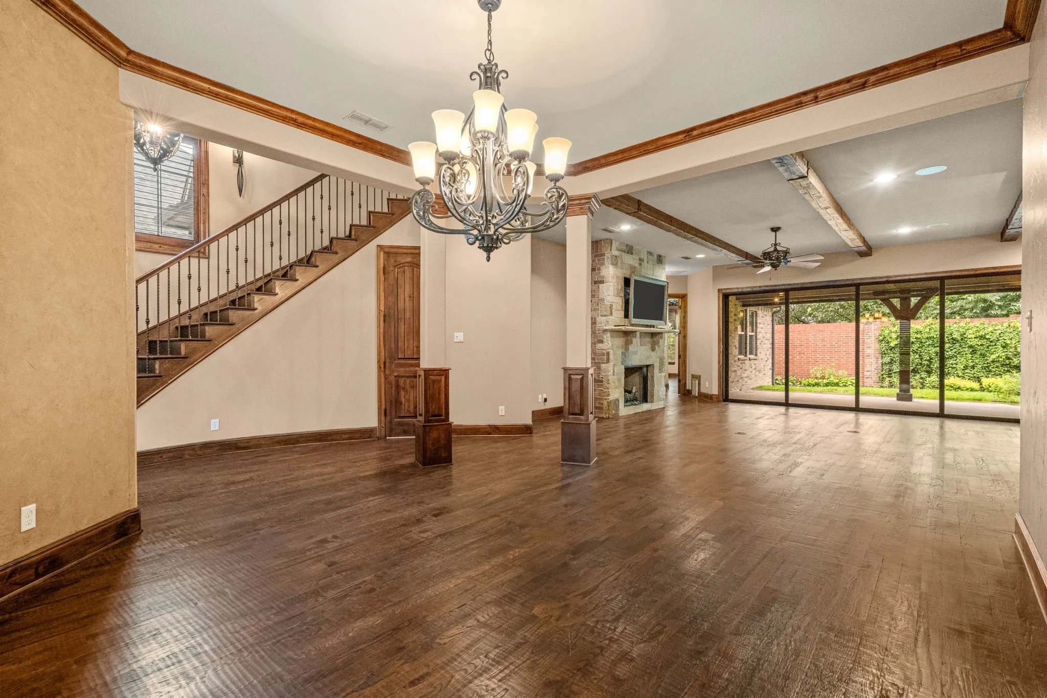 Single Family Residence For Sale in Tarrant County , 4532 Elm River Court, Fort Worth, Texas 76116, 4 Bedroom, 4 Bathroom, 2 Garage spaces, 4,118 Sqft, built in 2013, mls#21297168, Real Estate Agent in Fort Worth, Homes For Sale in Tarrant county, Homes For Sale in Fort Worth, Realtor in Fort Worth Texas, Real Estate Brokerage Independent Realty Texas, Luminita Cordes Realtor