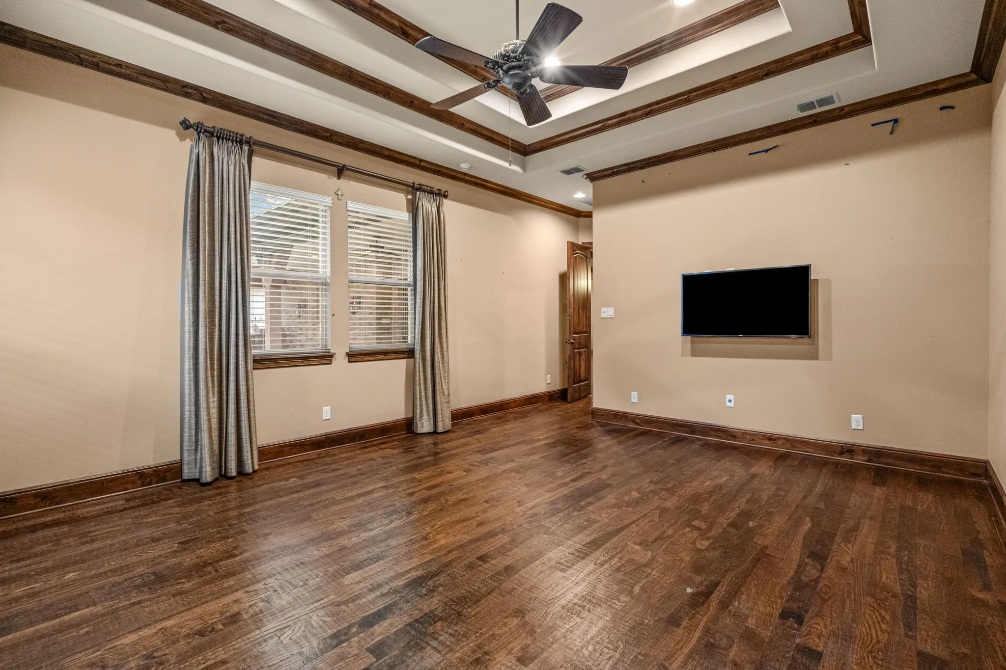 Single Family Residence For Sale in Tarrant County , 4532 Elm River Court, Fort Worth, Texas 76116, 4 Bedroom, 4 Bathroom, 2 Garage spaces, 4,118 Sqft, built in 2013, mls#21297168, Real Estate Agent in Fort Worth, Homes For Sale in Tarrant county, Homes For Sale in Fort Worth, Realtor in Fort Worth Texas, Real Estate Brokerage Independent Realty Texas, Luminita Cordes Realtor