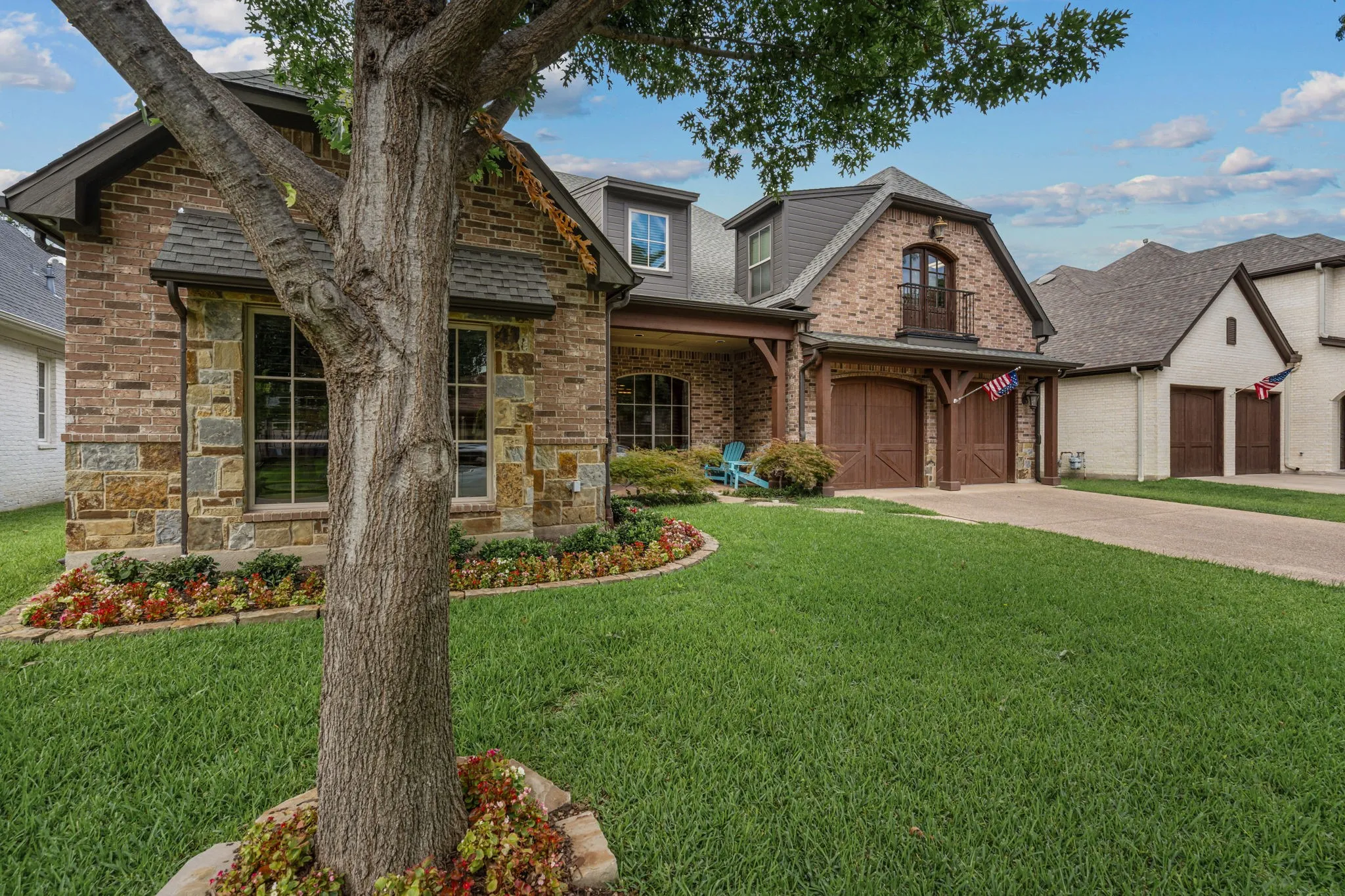 Single Family Residence For Sale in Tarrant County , 4532 Elm River Court, Fort Worth, Texas 76116, 4 Bedroom, 4 Bathroom, 2 Garage spaces, 4,118 Sqft, built in 2013, mls#21297168, Real Estate Agent in Fort Worth, Homes For Sale in Tarrant county, Homes For Sale in Fort Worth, Realtor in Fort Worth Texas, Real Estate Brokerage Independent Realty Texas, Luminita Cordes Realtor