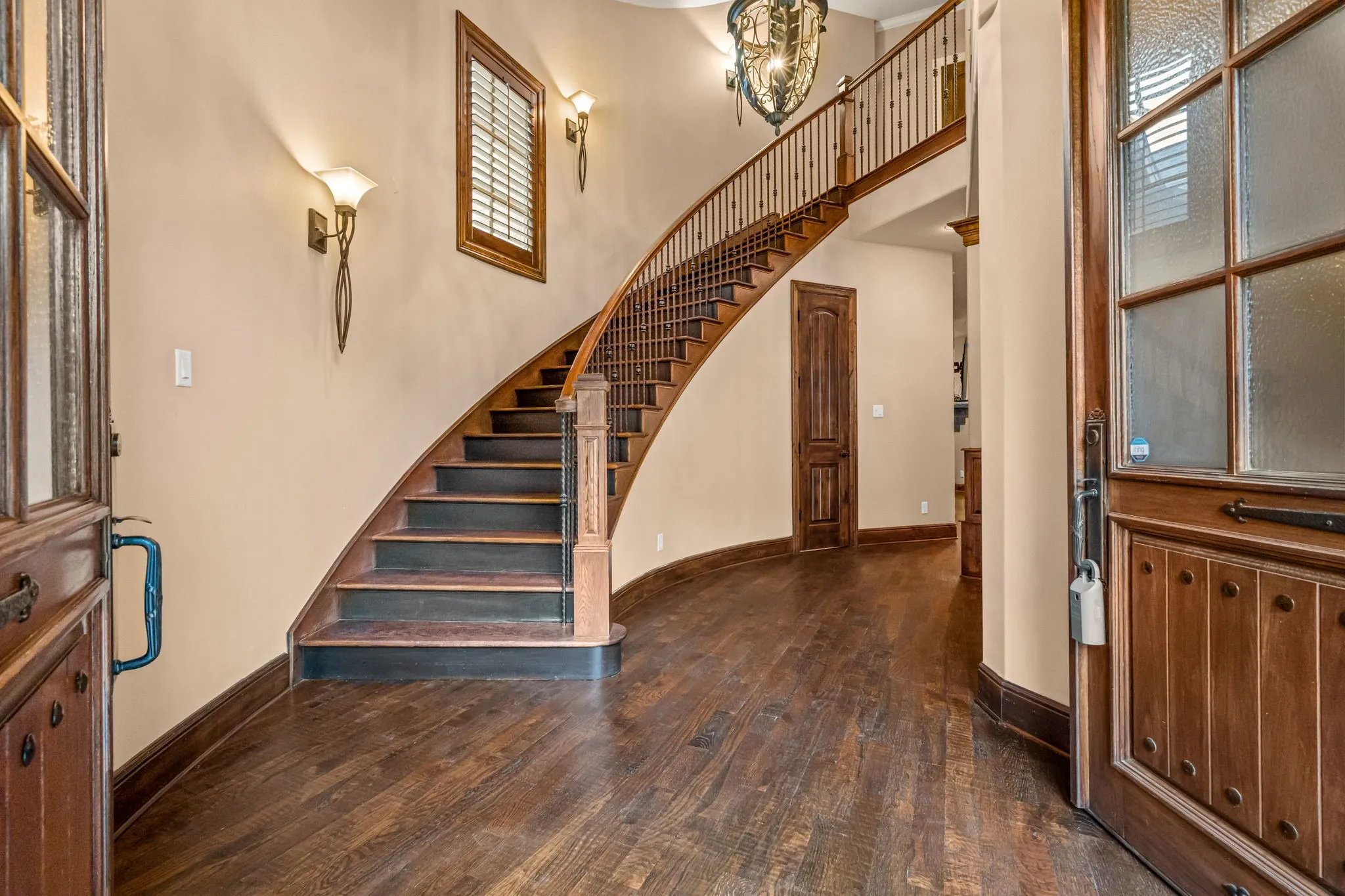 Single Family Residence For Sale in Tarrant County , 4532 Elm River Court, Fort Worth, Texas 76116, 4 Bedroom, 4 Bathroom, 2 Garage spaces, 4,118 Sqft, built in 2013, mls#21297168, Real Estate Agent in Fort Worth, Homes For Sale in Tarrant county, Homes For Sale in Fort Worth, Realtor in Fort Worth Texas, Real Estate Brokerage Independent Realty Texas, Luminita Cordes Realtor