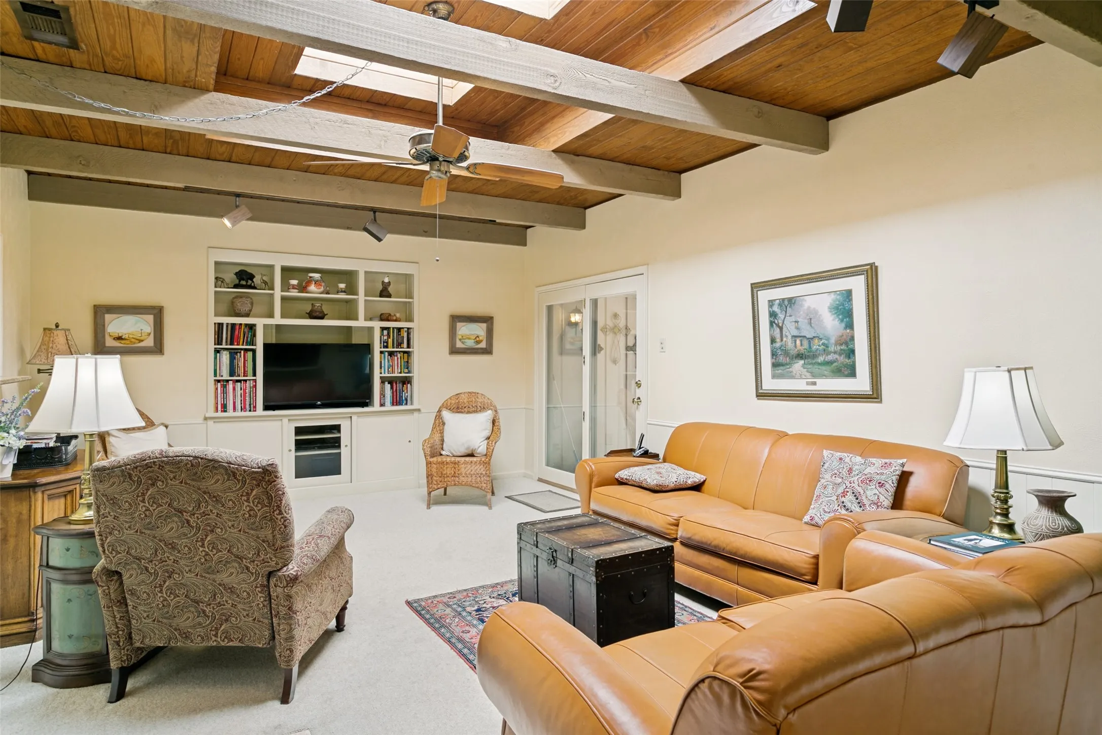 Single Family Residence For Sale in Dallas County , 2731 Wagonwheel Drive, Carrollton, Texas 75006, 4 Bedroom, 3 Bathroom, 2 Garage spaces, 2,760 Sqft, built in 1974, mls#21307088, Real Estate Agent in Carrollton, Homes For Sale in Dallas county, Homes For Sale in Carrollton, Realtor in Carrollton Texas, Real Estate Brokerage Independent Realty Texas, Luminita Cordes Realtor