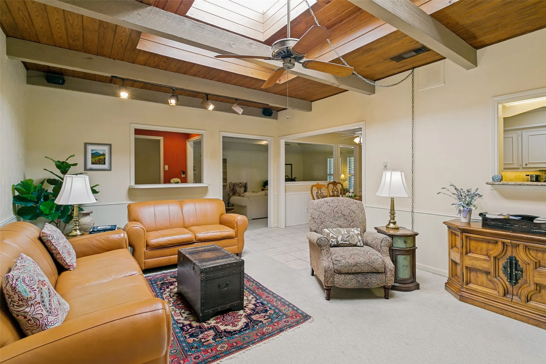 Single Family Residence For Sale in Dallas County , 2731 Wagonwheel Drive, Carrollton, Texas 75006, 4 Bedroom, 3 Bathroom, 2 Garage spaces, 2,760 Sqft, built in 1974, mls#21307088, Real Estate Agent in Carrollton, Homes For Sale in Dallas county, Homes For Sale in Carrollton, Realtor in Carrollton Texas, Real Estate Brokerage Independent Realty Texas, Luminita Cordes Realtor