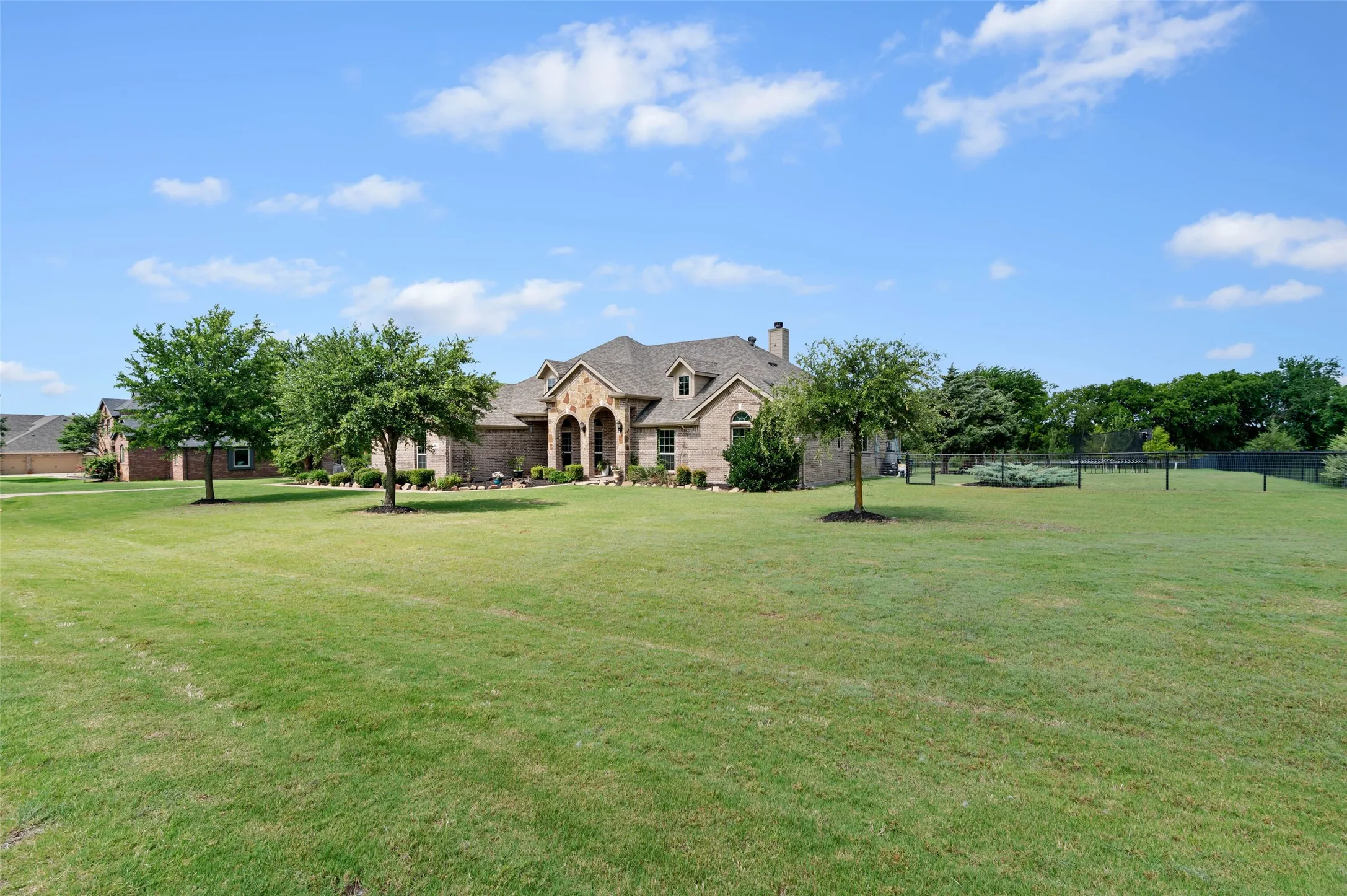 Single Family Residence For Sale in Collin County , 5044 Dogwood Drive, Celina, Texas 75009, 4 Bedroom, 3 Bathroom, 3 Garage spaces, 2,550 Sqft, built in 2014, mls#21302165, Real Estate Agent in Celina, Homes For Sale in Collin county, Homes For Sale in Celina, Realtor in Celina Texas, Real Estate Brokerage Independent Realty Texas, Luminita Cordes Realtor