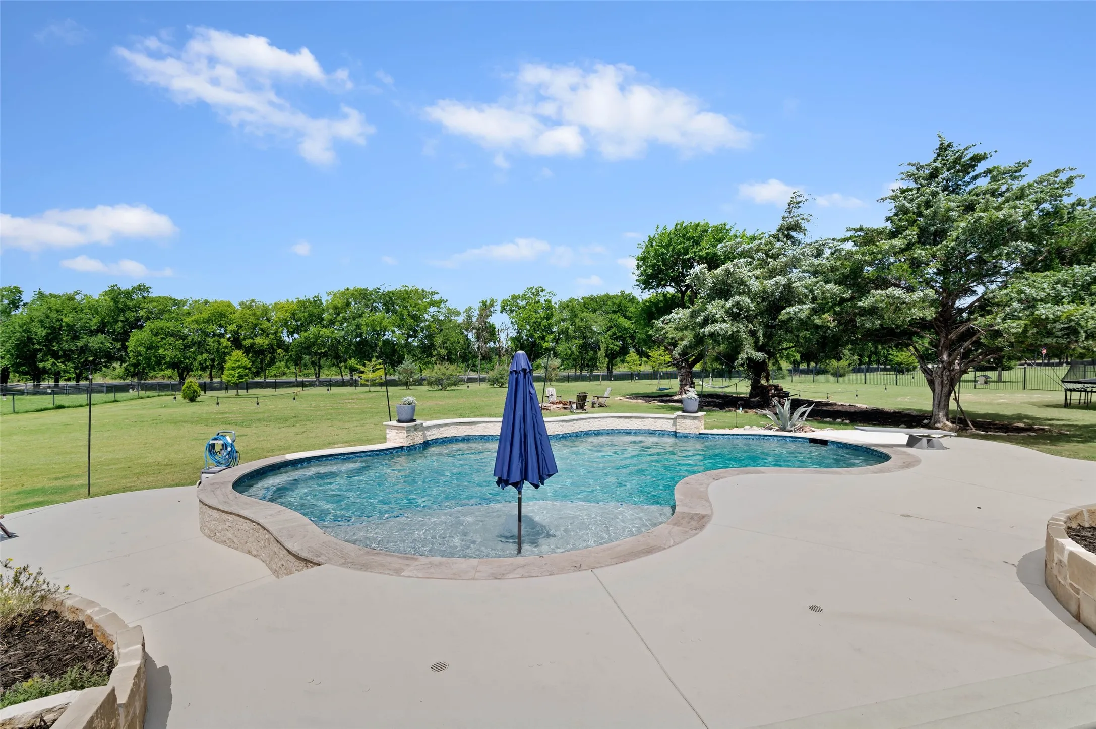 Single Family Residence For Sale in Collin County , 5044 Dogwood Drive, Celina, Texas 75009, 4 Bedroom, 3 Bathroom, 3 Garage spaces, 2,550 Sqft, built in 2014, mls#21302165, Real Estate Agent in Celina, Homes For Sale in Collin county, Homes For Sale in Celina, Realtor in Celina Texas, Real Estate Brokerage Independent Realty Texas, Luminita Cordes Realtor