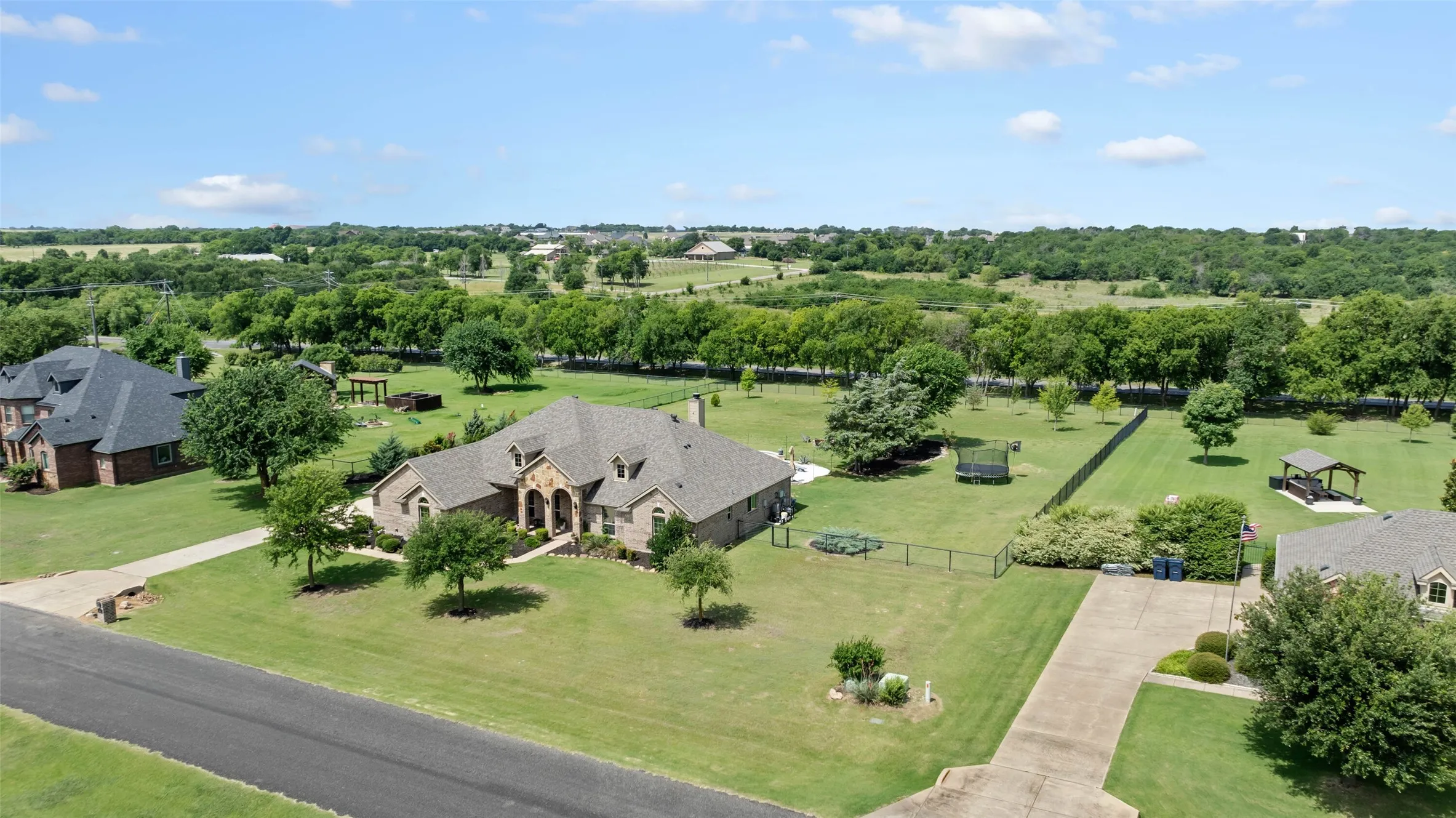 Single Family Residence For Sale in Collin County , 5044 Dogwood Drive, Celina, Texas 75009, 4 Bedroom, 3 Bathroom, 3 Garage spaces, 2,550 Sqft, built in 2014, mls#21302165, Real Estate Agent in Celina, Homes For Sale in Collin county, Homes For Sale in Celina, Realtor in Celina Texas, Real Estate Brokerage Independent Realty Texas, Luminita Cordes Realtor