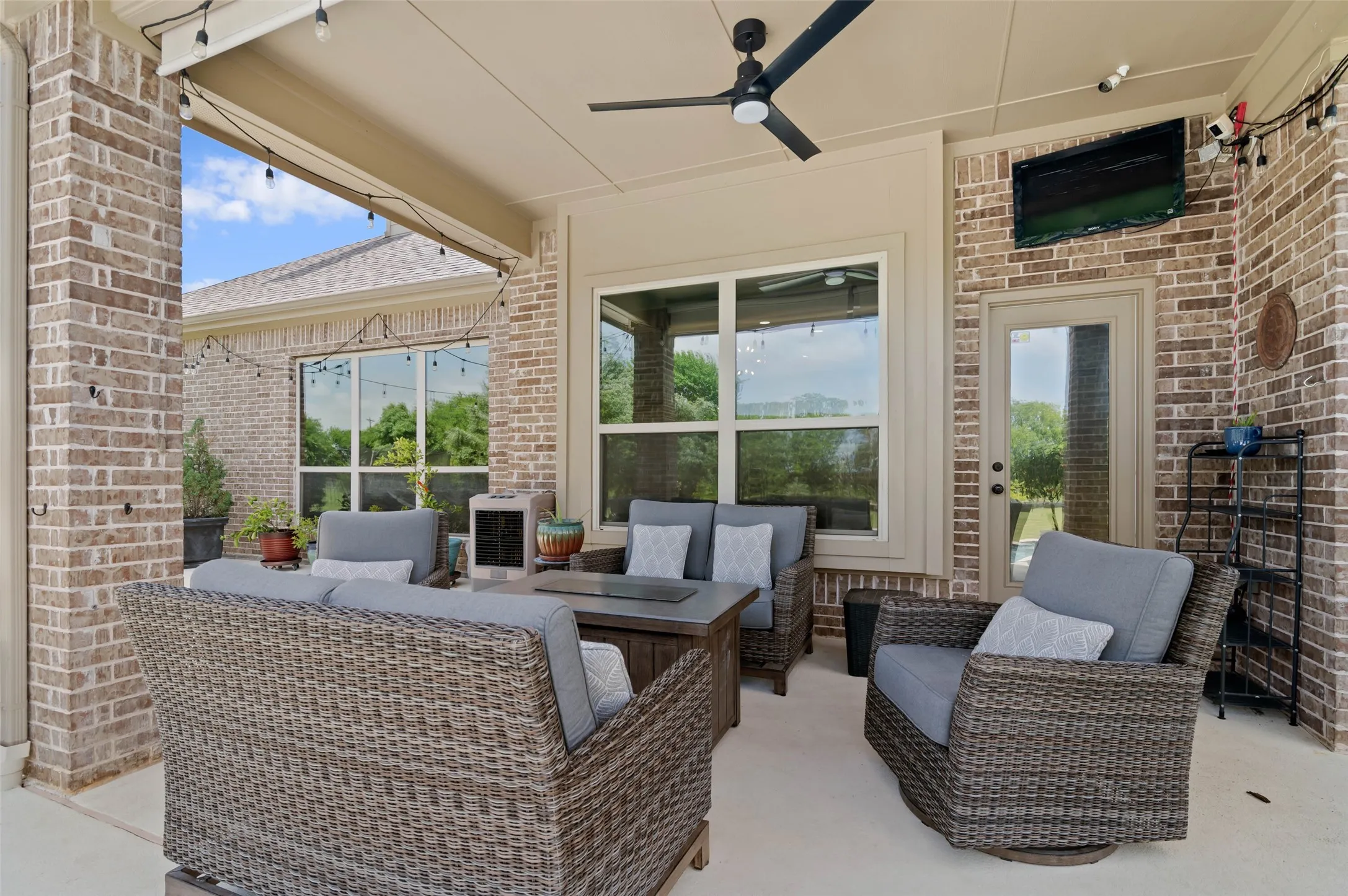 Single Family Residence For Sale in Collin County , 5044 Dogwood Drive, Celina, Texas 75009, 4 Bedroom, 3 Bathroom, 3 Garage spaces, 2,550 Sqft, built in 2014, mls#21302165, Real Estate Agent in Celina, Homes For Sale in Collin county, Homes For Sale in Celina, Realtor in Celina Texas, Real Estate Brokerage Independent Realty Texas, Luminita Cordes Realtor