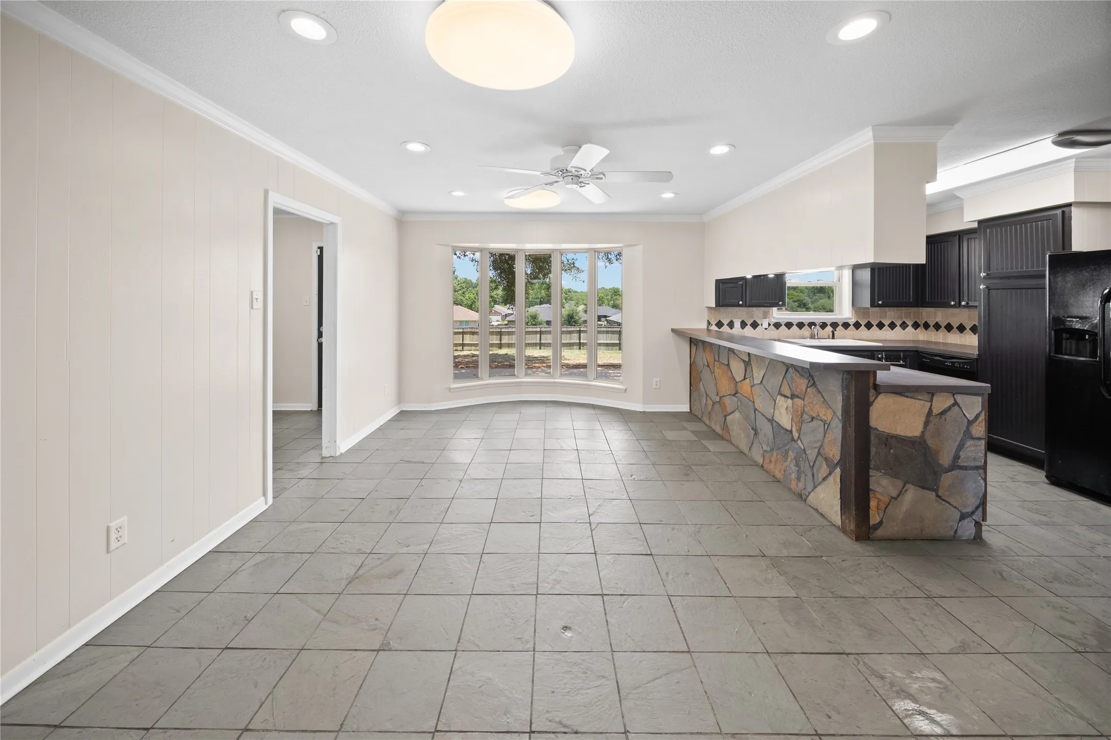 Single Family Residence For Sale in Smith County , 11654 Fm 2868, Flint, Texas 75762, 4 Bedroom, 2 Bathroom, Garage spaces, 1,827 Sqft, built in 1964, mls#21307245, Real Estate Agent in Flint, Homes For Sale in Smith county, Homes For Sale in Flint, Realtor in Flint Texas, Real Estate Brokerage Independent Realty Texas, Luminita Cordes Realtor