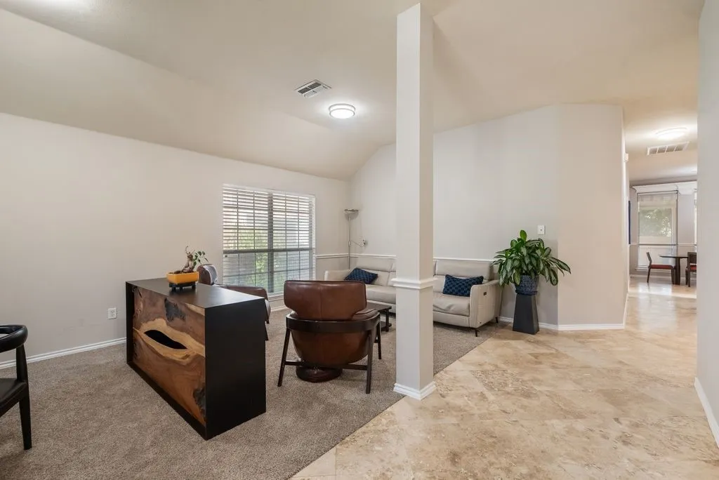Single Family Residence For Sale in Tarrant County , 4736 Emerald Trace Way, Fort Worth, Texas 76244, 4 Bedroom, 2 Bathroom, 2 Garage spaces, 2,416 Sqft, built in 2001, mls#21307265, Real Estate Agent in Fort Worth, Homes For Sale in Tarrant county, Homes For Sale in Fort Worth, Realtor in Fort Worth Texas, Real Estate Brokerage Independent Realty Texas, Luminita Cordes Realtor