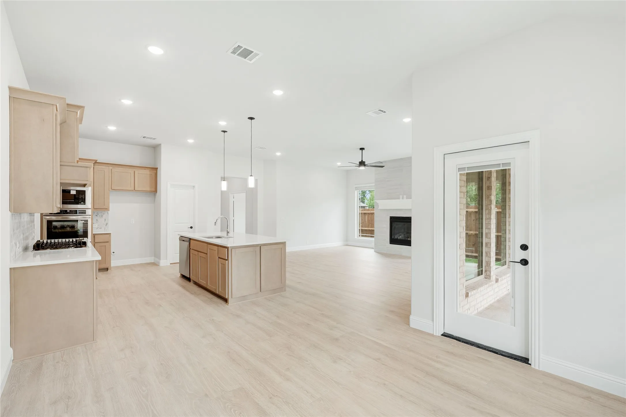 Single Family Residence For Sale in Hunt County , 117 Saddlewood Trail, Commerce, Texas 75428, 3 Bedroom, 3 Bathroom, 2 Garage spaces, 2,527 Sqft, built in 2026, mls#21307292, Real Estate Agent in Commerce, Homes For Sale in Hunt county, Homes For Sale in Commerce, Realtor in Commerce Texas, Real Estate Brokerage Independent Realty Texas, Luminita Cordes Realtor