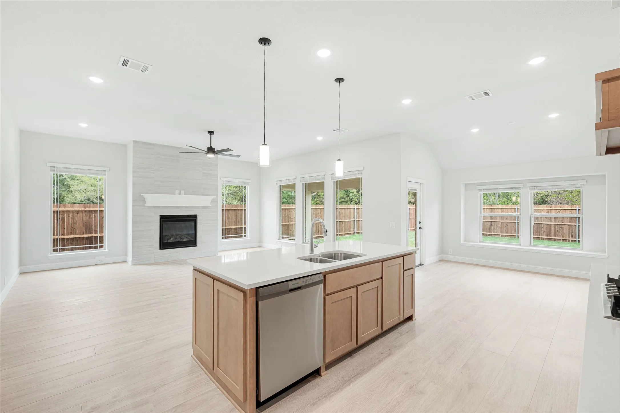 Single Family Residence For Sale in Hunt County , 117 Saddlewood Trail, Commerce, Texas 75428, 3 Bedroom, 3 Bathroom, 2 Garage spaces, 2,527 Sqft, built in 2026, mls#21307292, Real Estate Agent in Commerce, Homes For Sale in Hunt county, Homes For Sale in Commerce, Realtor in Commerce Texas, Real Estate Brokerage Independent Realty Texas, Luminita Cordes Realtor