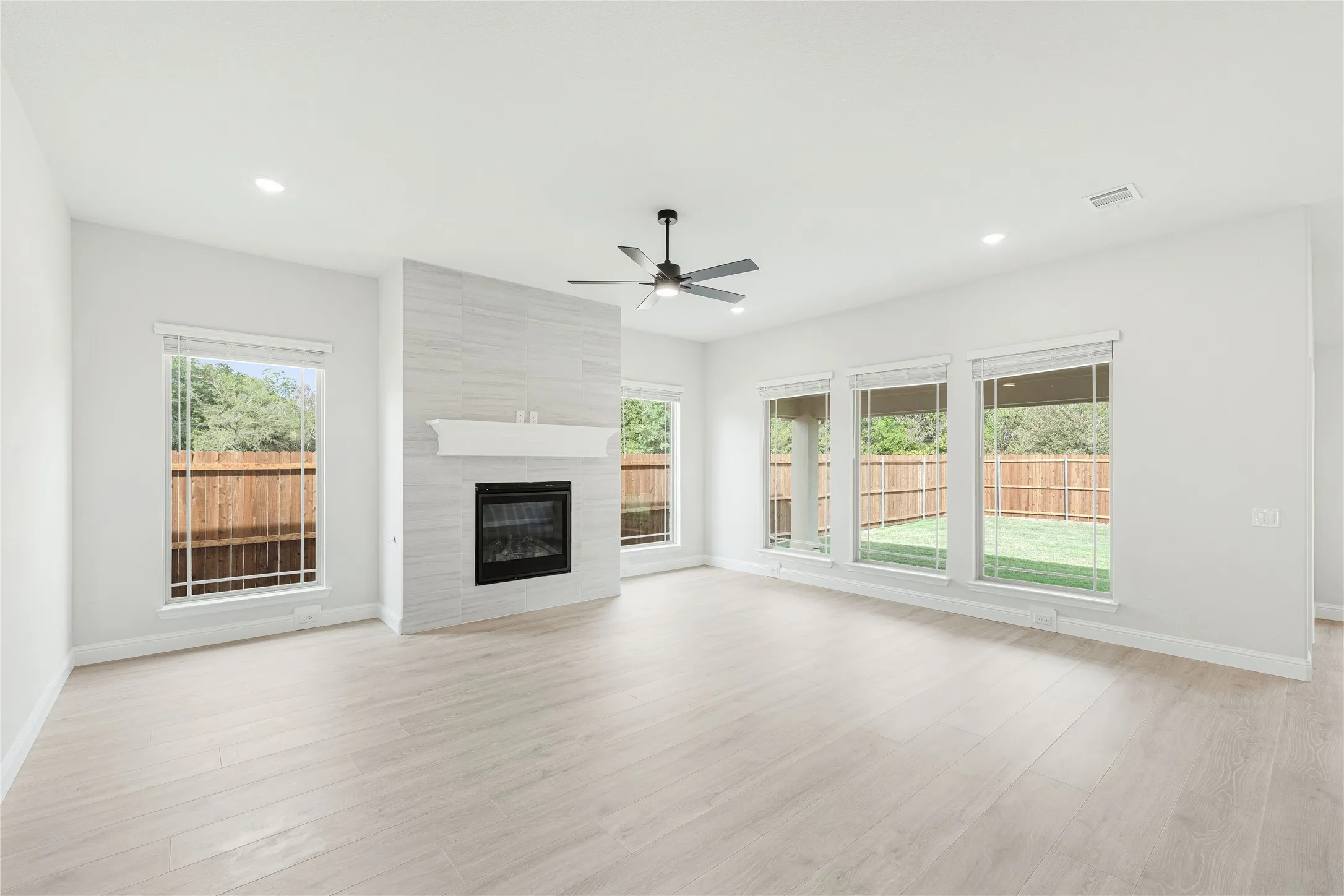Single Family Residence For Sale in Hunt County , 117 Saddlewood Trail, Commerce, Texas 75428, 3 Bedroom, 3 Bathroom, 2 Garage spaces, 2,527 Sqft, built in 2026, mls#21307292, Real Estate Agent in Commerce, Homes For Sale in Hunt county, Homes For Sale in Commerce, Realtor in Commerce Texas, Real Estate Brokerage Independent Realty Texas, Luminita Cordes Realtor