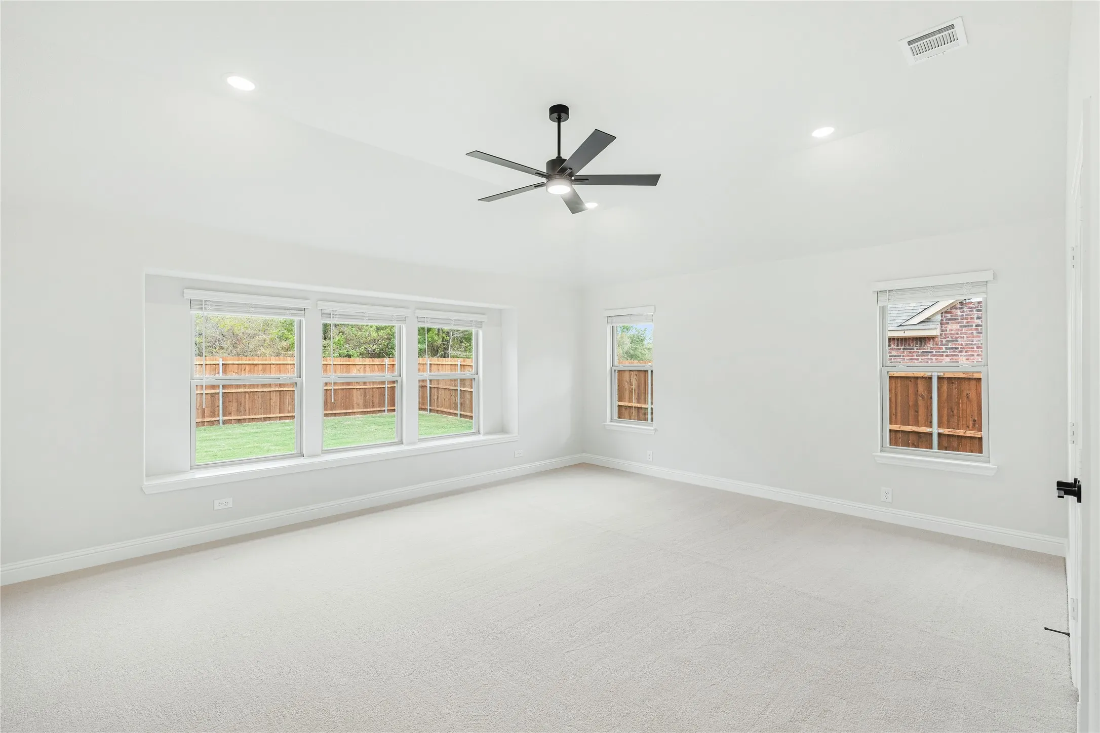Single Family Residence For Sale in Hunt County , 117 Saddlewood Trail, Commerce, Texas 75428, 3 Bedroom, 3 Bathroom, 2 Garage spaces, 2,527 Sqft, built in 2026, mls#21307292, Real Estate Agent in Commerce, Homes For Sale in Hunt county, Homes For Sale in Commerce, Realtor in Commerce Texas, Real Estate Brokerage Independent Realty Texas, Luminita Cordes Realtor