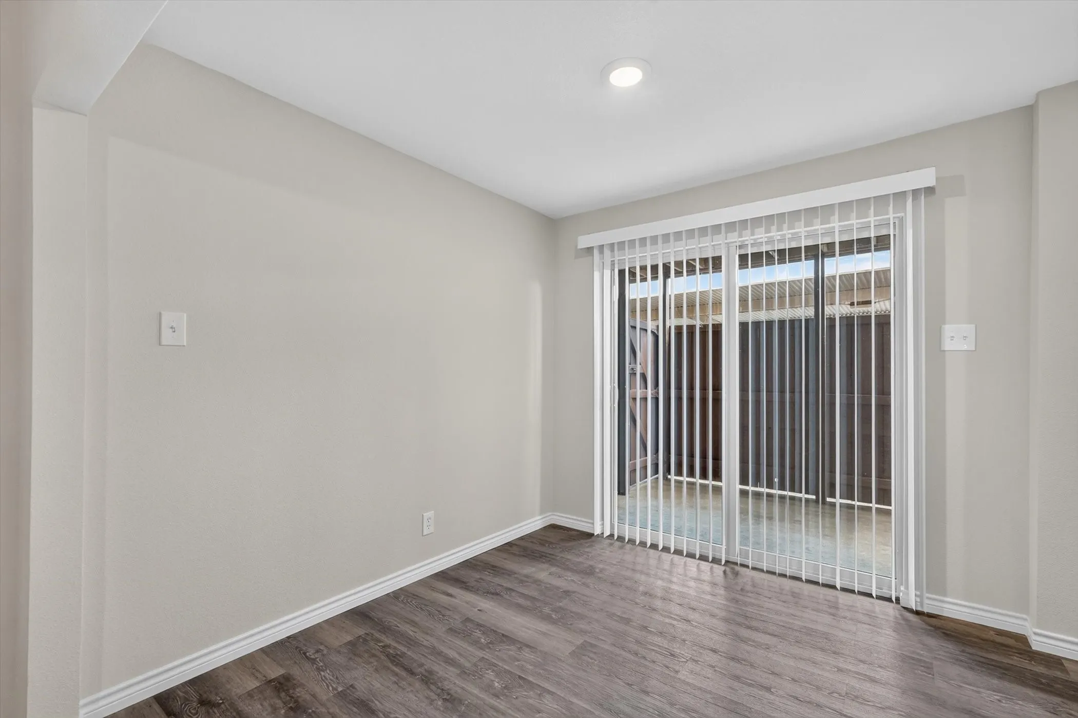 Condominium For Sale in Dallas County , 4652 Matilda Street D, Dallas, Texas 75206, 1 Bedroom, 1 Bathroom, Garage spaces, 738 Sqft, built in 1968, mls#21307255, Real Estate Agent in Dallas, Homes For Sale in Dallas county, Homes For Sale in Dallas, Realtor in Dallas Texas, Real Estate Brokerage Independent Realty Texas, Luminita Cordes Realtor