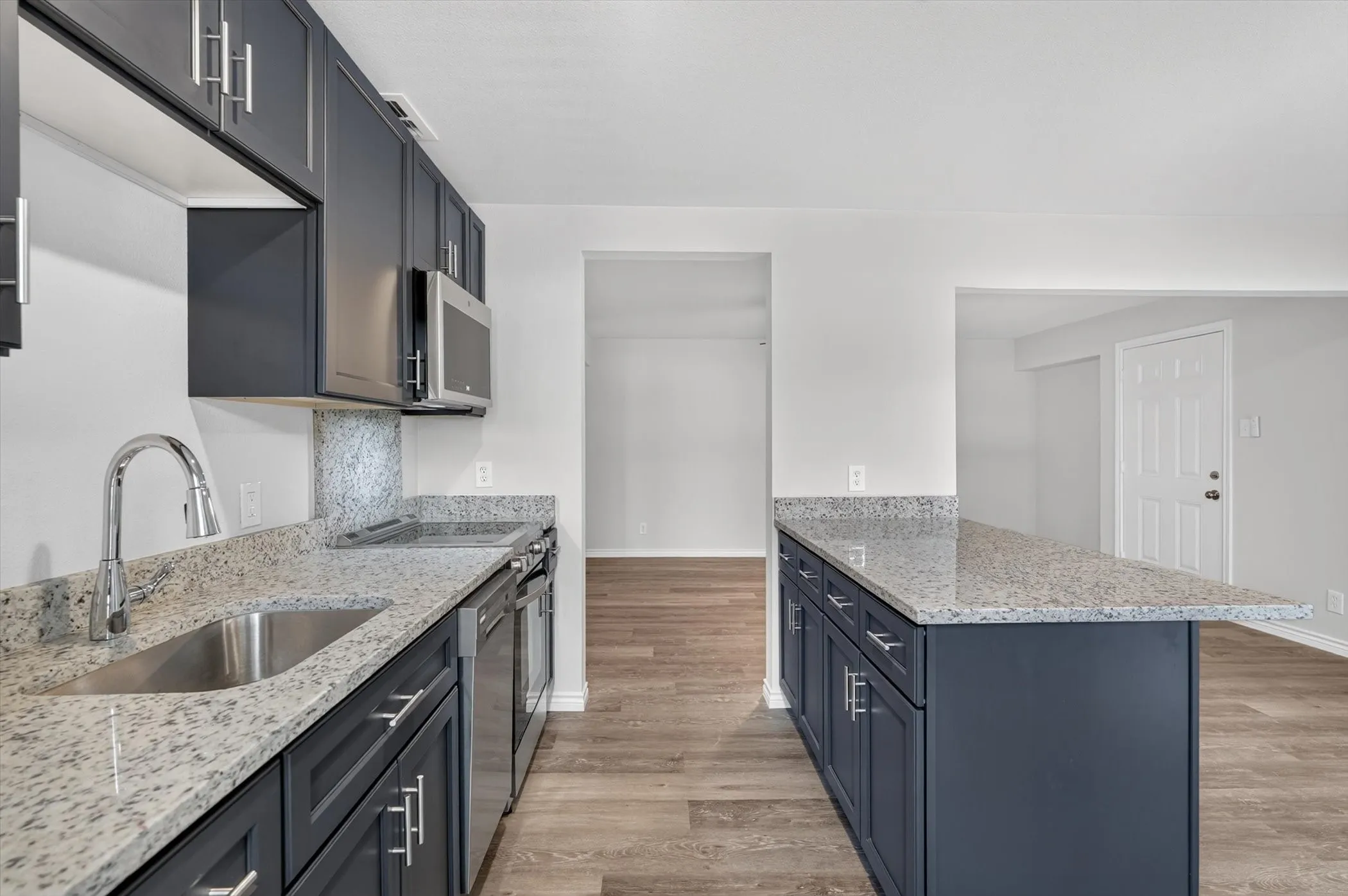 Condominium For Sale in Dallas County , 4652 Matilda Street D, Dallas, Texas 75206, 1 Bedroom, 1 Bathroom, Garage spaces, 738 Sqft, built in 1968, mls#21307255, Real Estate Agent in Dallas, Homes For Sale in Dallas county, Homes For Sale in Dallas, Realtor in Dallas Texas, Real Estate Brokerage Independent Realty Texas, Luminita Cordes Realtor