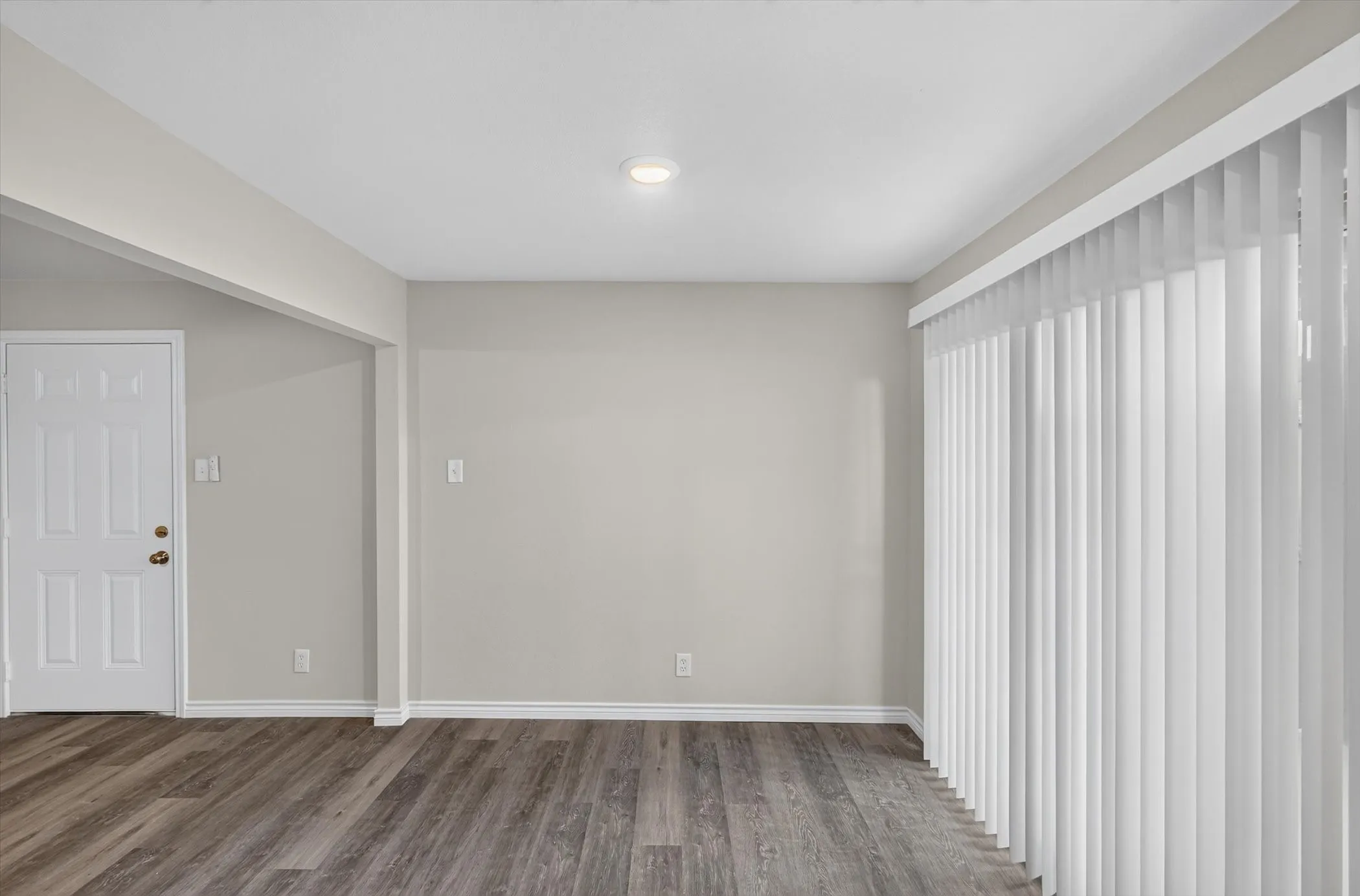 Condominium For Sale in Dallas County , 4652 Matilda Street D, Dallas, Texas 75206, 1 Bedroom, 1 Bathroom, Garage spaces, 738 Sqft, built in 1968, mls#21307255, Real Estate Agent in Dallas, Homes For Sale in Dallas county, Homes For Sale in Dallas, Realtor in Dallas Texas, Real Estate Brokerage Independent Realty Texas, Luminita Cordes Realtor