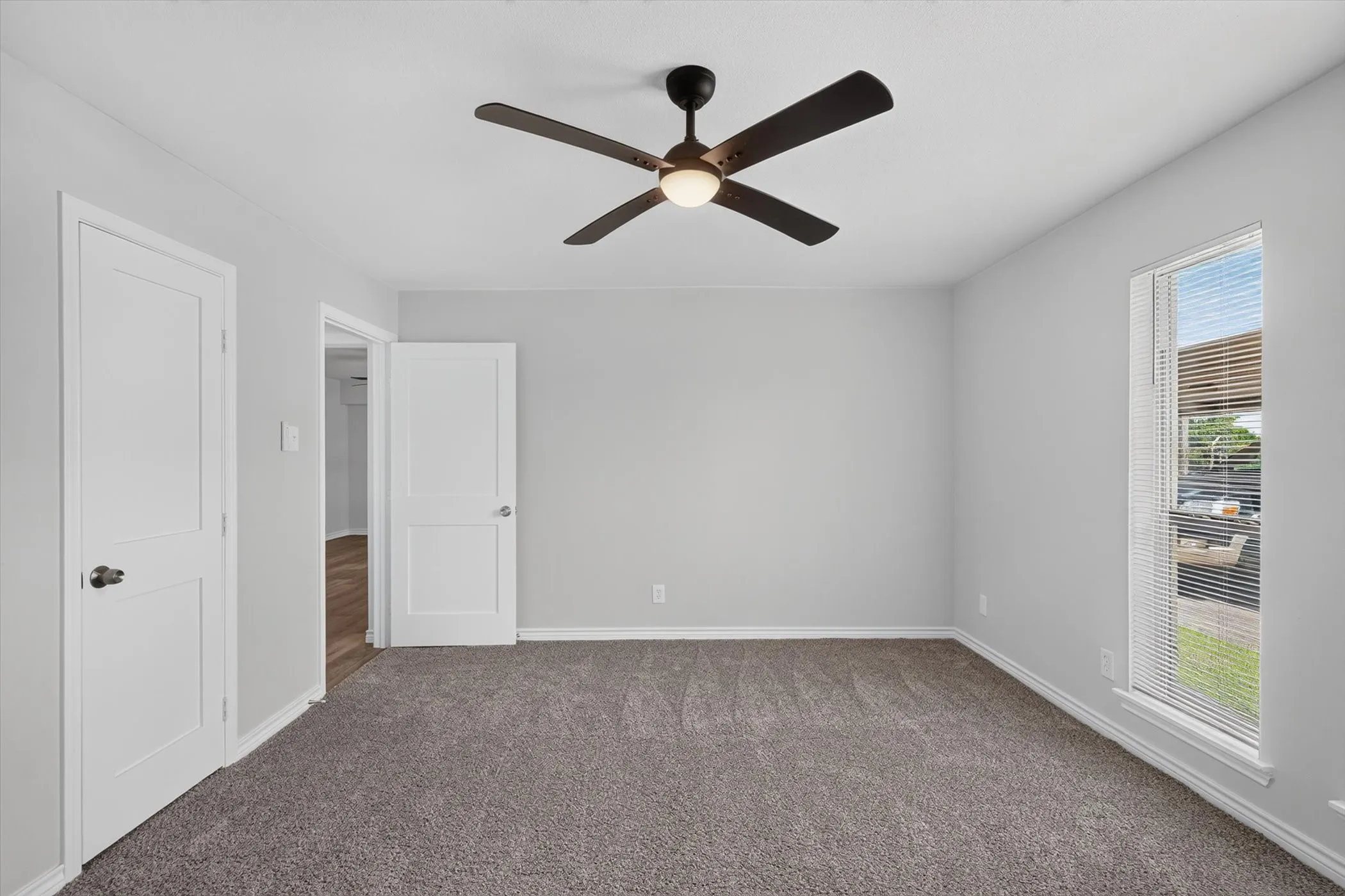 Condominium For Sale in Dallas County , 4652 Matilda Street D, Dallas, Texas 75206, 1 Bedroom, 1 Bathroom, Garage spaces, 738 Sqft, built in 1968, mls#21307255, Real Estate Agent in Dallas, Homes For Sale in Dallas county, Homes For Sale in Dallas, Realtor in Dallas Texas, Real Estate Brokerage Independent Realty Texas, Luminita Cordes Realtor