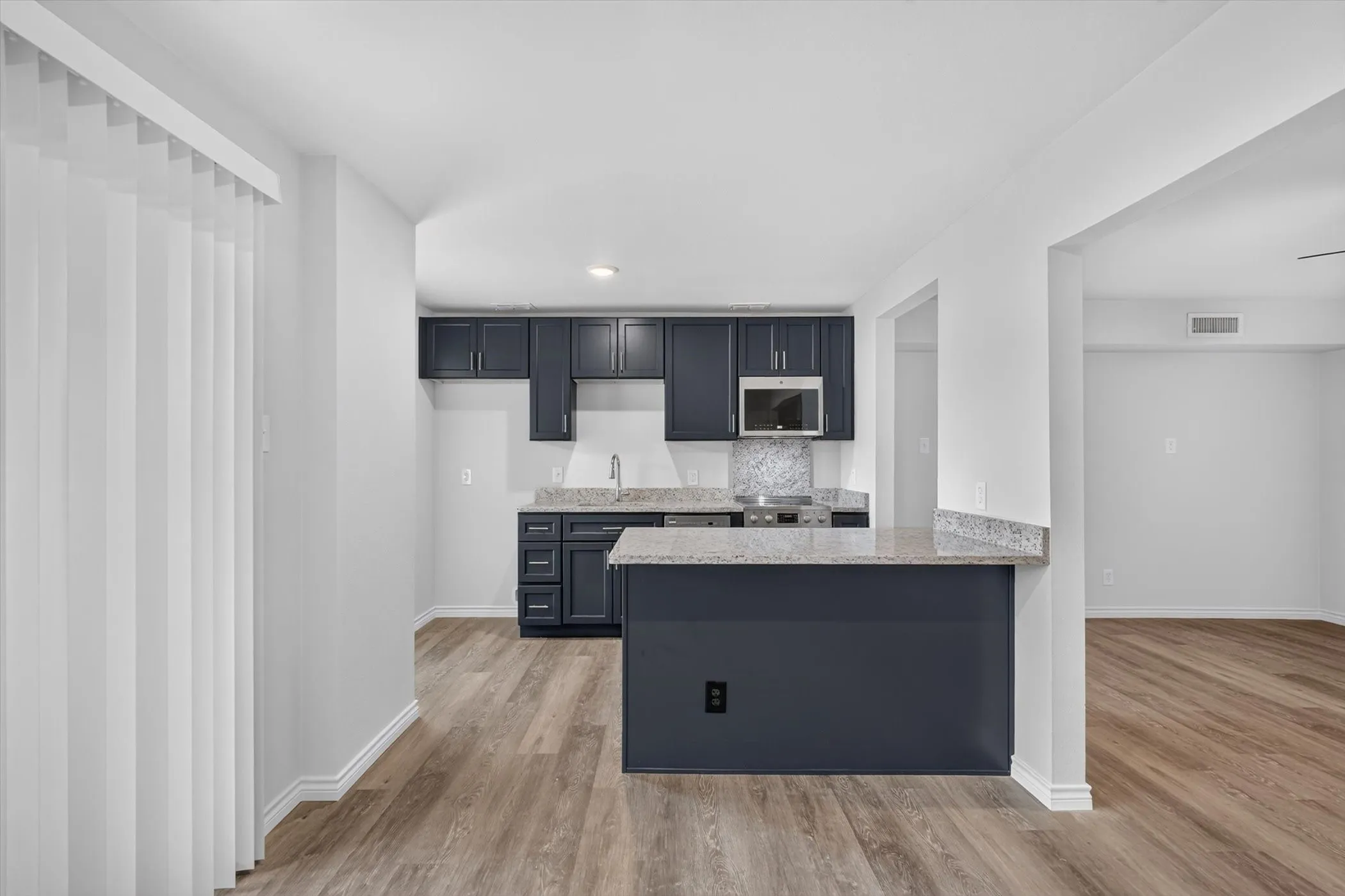 Condominium For Sale in Dallas County , 4652 Matilda Street D, Dallas, Texas 75206, 1 Bedroom, 1 Bathroom, Garage spaces, 738 Sqft, built in 1968, mls#21307255, Real Estate Agent in Dallas, Homes For Sale in Dallas county, Homes For Sale in Dallas, Realtor in Dallas Texas, Real Estate Brokerage Independent Realty Texas, Luminita Cordes Realtor
