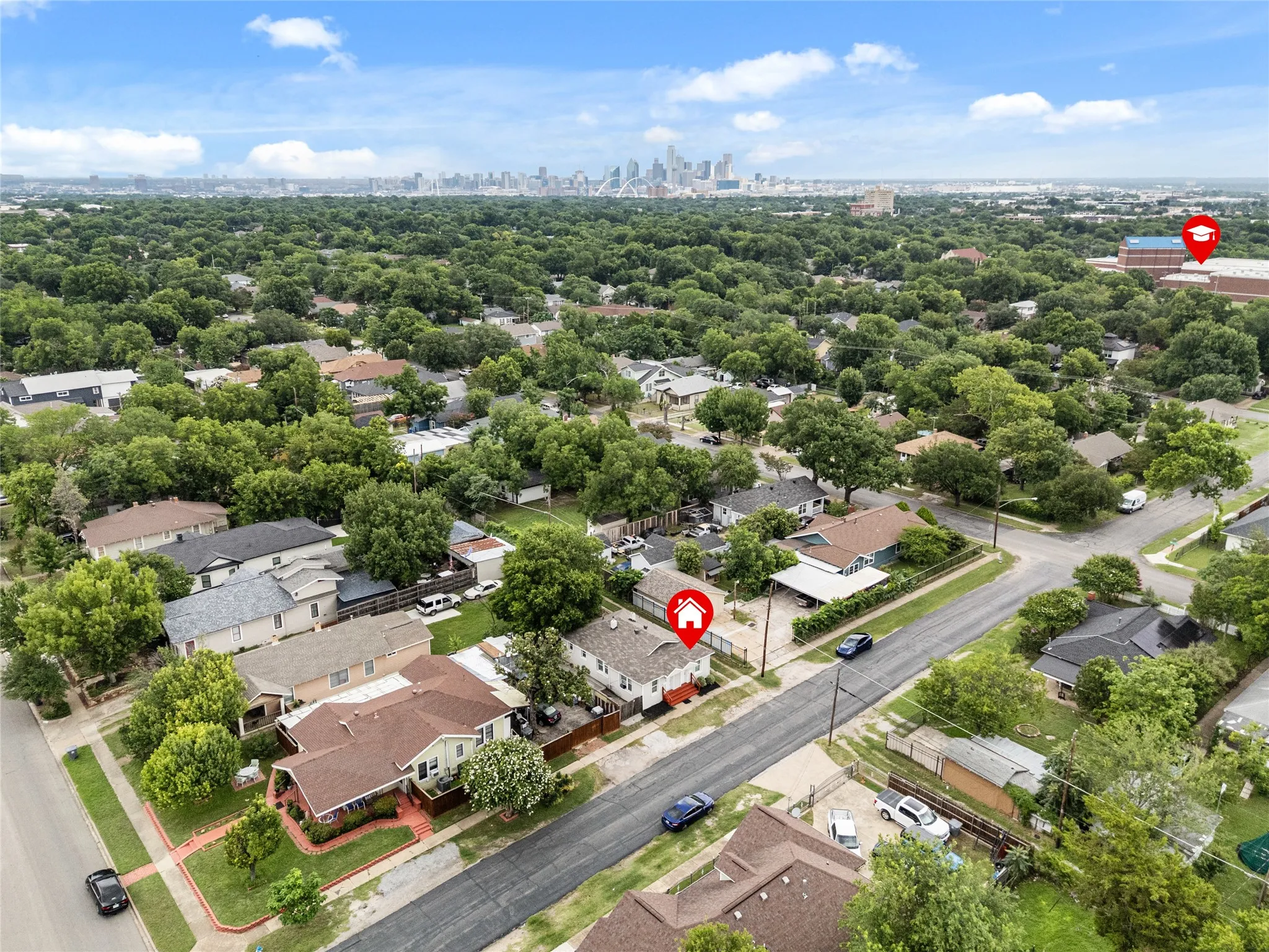 Duplex For Sale in Dallas County , 1815 W Brooklyn Avenue, Dallas, Texas 75208, 2 Bedroom, 2 Bathroom, Garage spaces, 0 Sqft, built in 1924, mls#21304177, Real Estate Agent in Dallas, Homes For Sale in Dallas county, Homes For Sale in Dallas, Realtor in Dallas Texas, Real Estate Brokerage Independent Realty Texas, Luminita Cordes Realtor