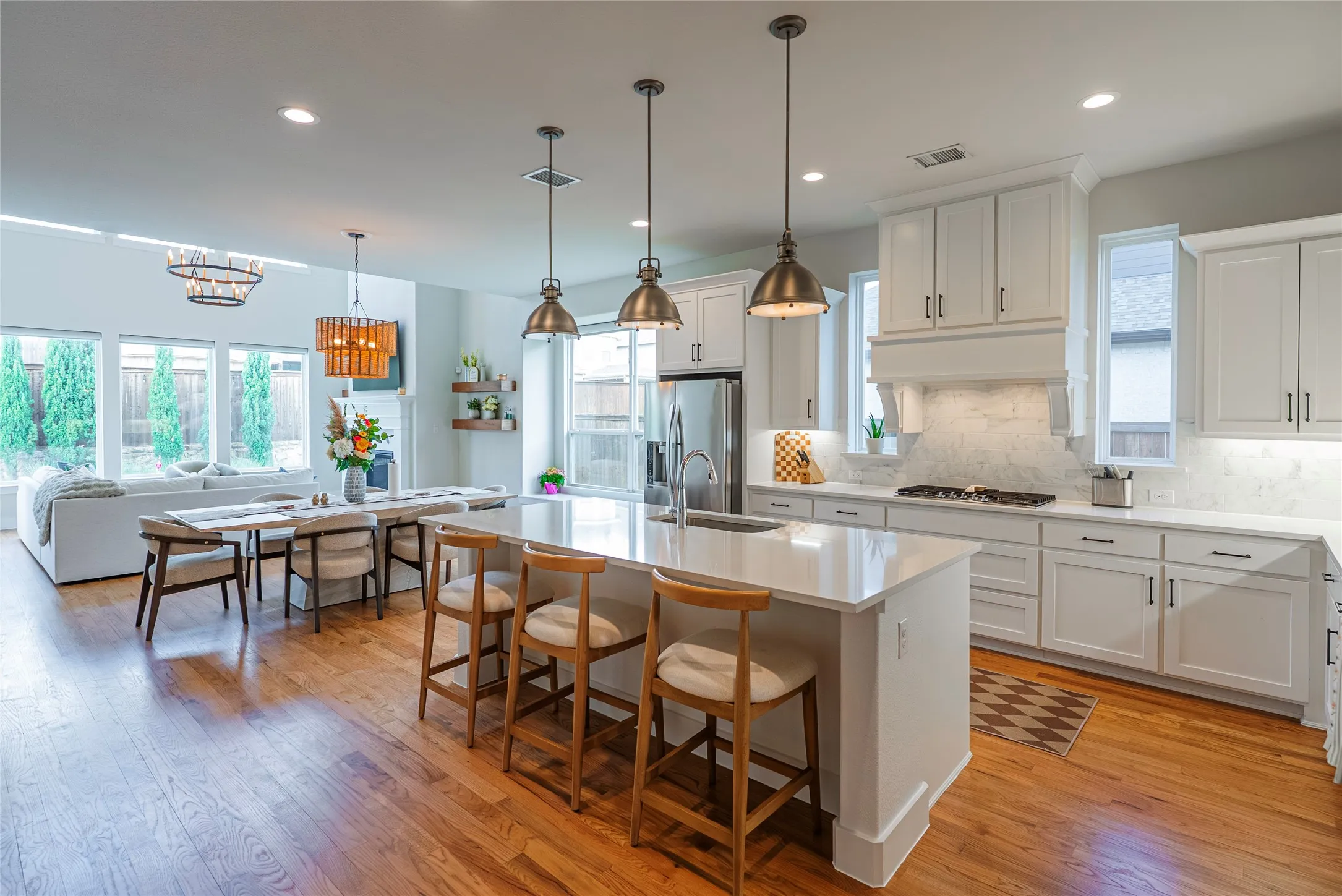 Single Family Residence For Sale in Denton County , 15871 Lucy Lane, Frisco, Texas 75033, 4 Bedroom, 4 Bathroom, 3 Garage spaces, 3,694 Sqft, built in 2019, mls#21307299, Real Estate Agent in Frisco, Homes For Sale in Denton county, Homes For Sale in Frisco, Realtor in Frisco Texas, Real Estate Brokerage Independent Realty Texas, Luminita Cordes Realtor