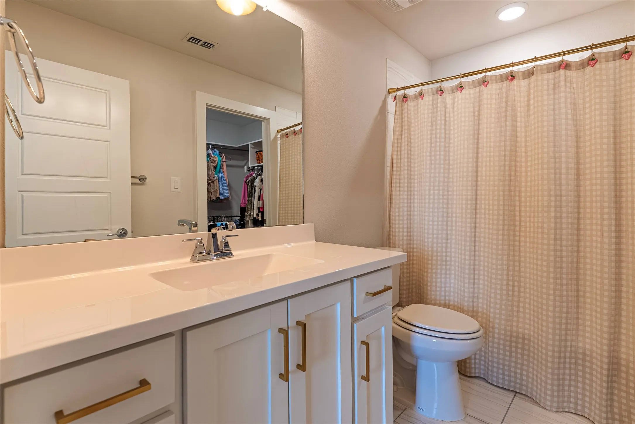 Single Family Residence For Sale in Denton County , 15871 Lucy Lane, Frisco, Texas 75033, 4 Bedroom, 4 Bathroom, 3 Garage spaces, 3,694 Sqft, built in 2019, mls#21307299, Real Estate Agent in Frisco, Homes For Sale in Denton county, Homes For Sale in Frisco, Realtor in Frisco Texas, Real Estate Brokerage Independent Realty Texas, Luminita Cordes Realtor