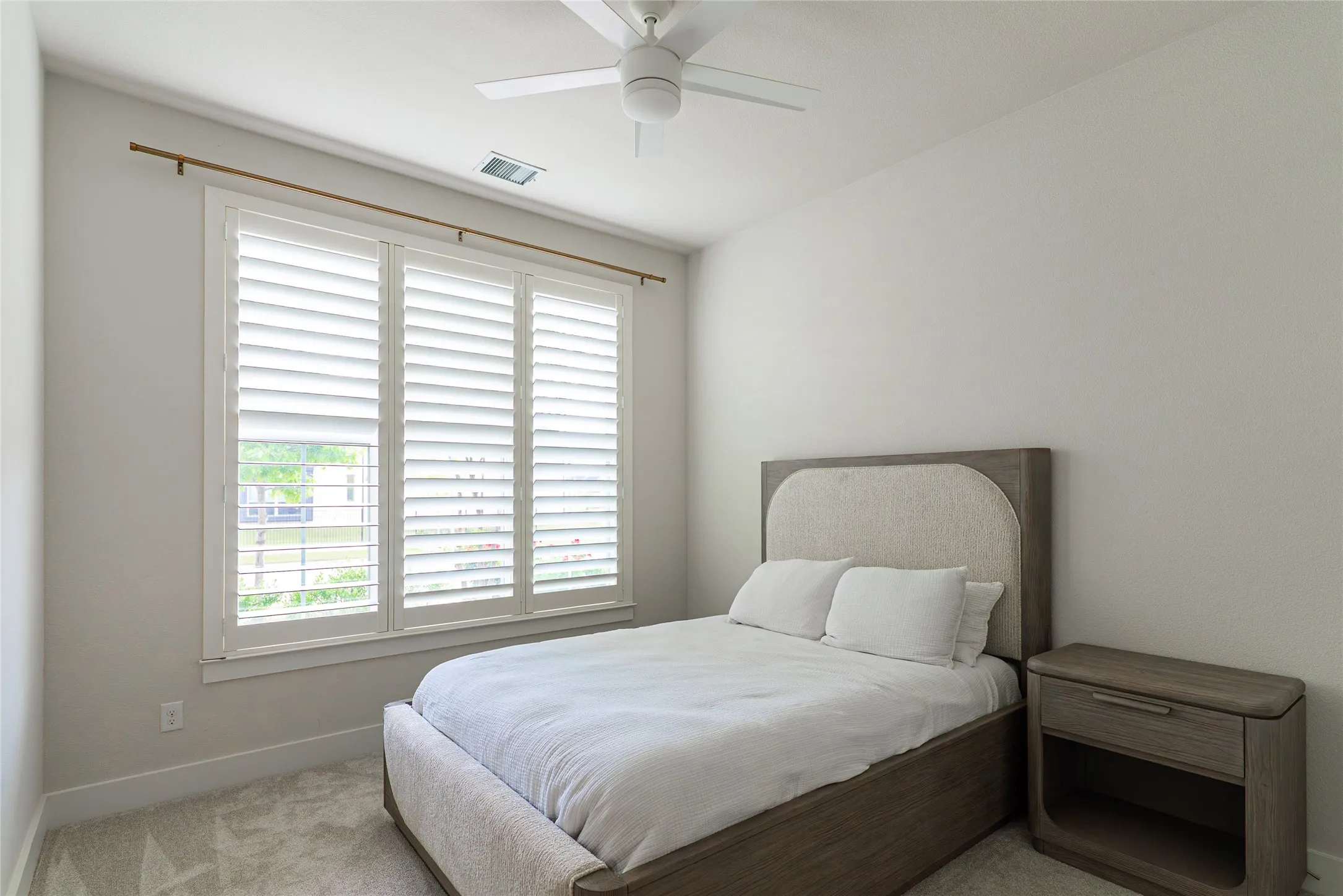 Single Family Residence For Sale in Denton County , 15871 Lucy Lane, Frisco, Texas 75033, 4 Bedroom, 4 Bathroom, 3 Garage spaces, 3,694 Sqft, built in 2019, mls#21307299, Real Estate Agent in Frisco, Homes For Sale in Denton county, Homes For Sale in Frisco, Realtor in Frisco Texas, Real Estate Brokerage Independent Realty Texas, Luminita Cordes Realtor
