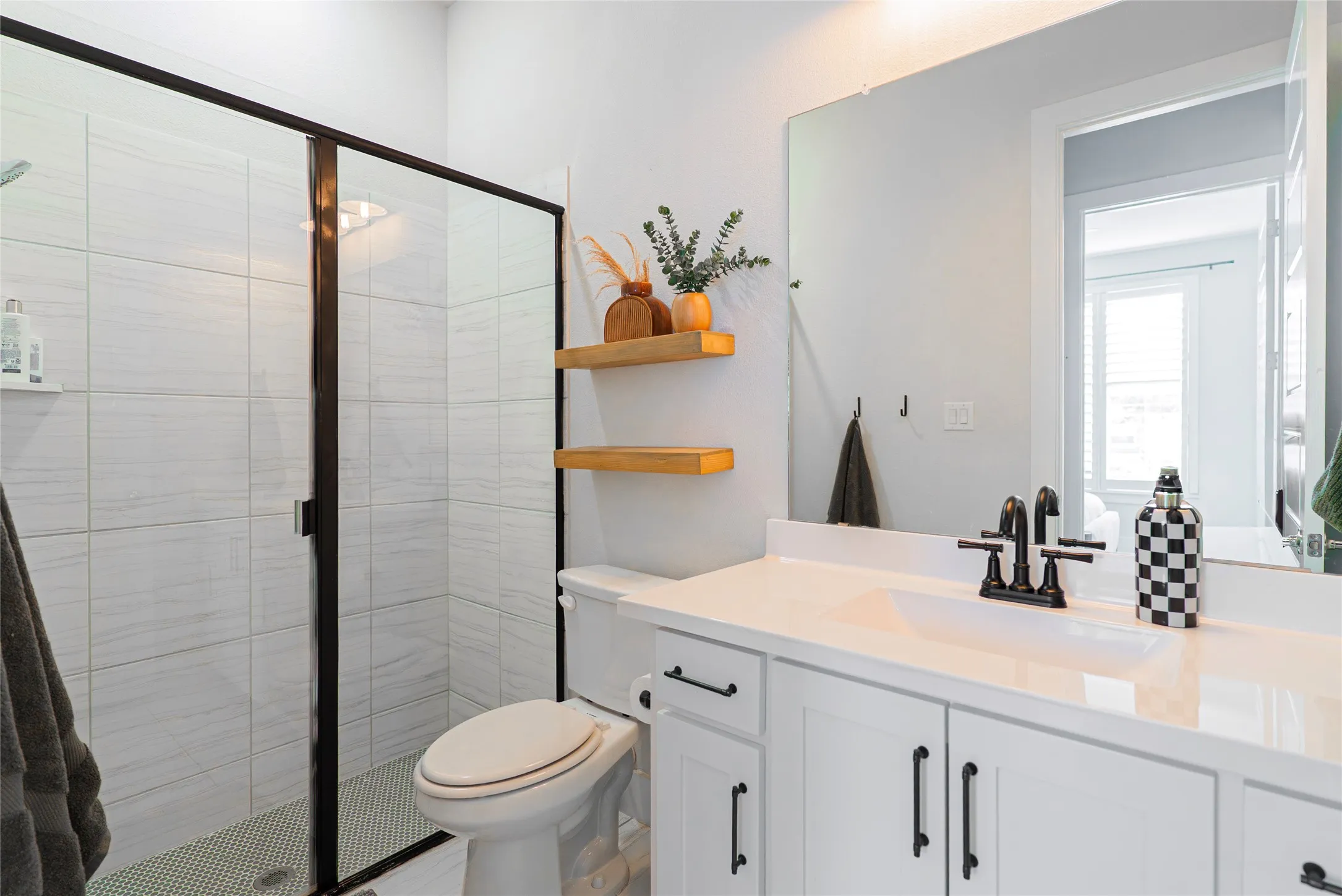 Single Family Residence For Sale in Denton County , 15871 Lucy Lane, Frisco, Texas 75033, 4 Bedroom, 4 Bathroom, 3 Garage spaces, 3,694 Sqft, built in 2019, mls#21307299, Real Estate Agent in Frisco, Homes For Sale in Denton county, Homes For Sale in Frisco, Realtor in Frisco Texas, Real Estate Brokerage Independent Realty Texas, Luminita Cordes Realtor