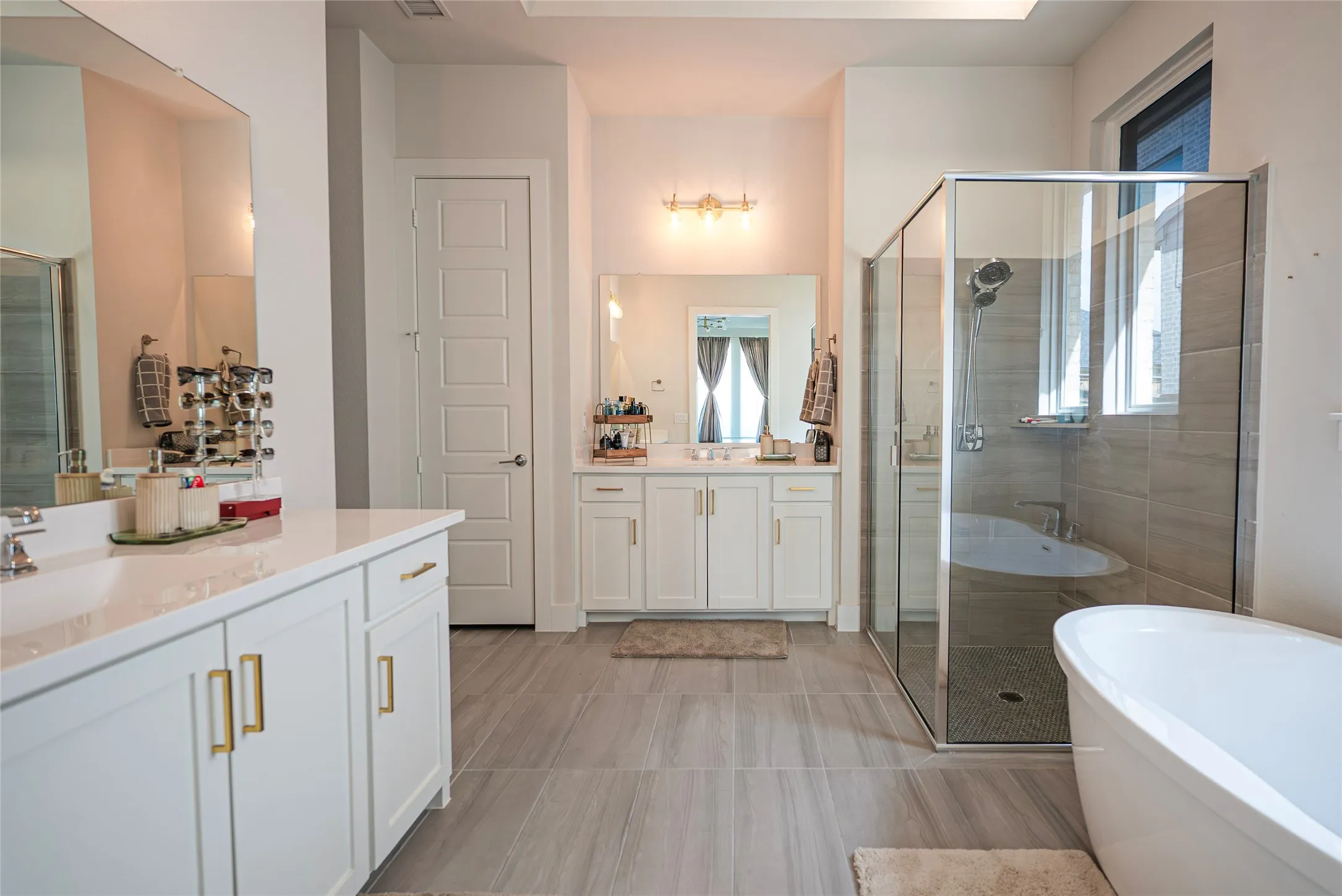 Single Family Residence For Sale in Denton County , 15871 Lucy Lane, Frisco, Texas 75033, 4 Bedroom, 4 Bathroom, 3 Garage spaces, 3,694 Sqft, built in 2019, mls#21307299, Real Estate Agent in Frisco, Homes For Sale in Denton county, Homes For Sale in Frisco, Realtor in Frisco Texas, Real Estate Brokerage Independent Realty Texas, Luminita Cordes Realtor