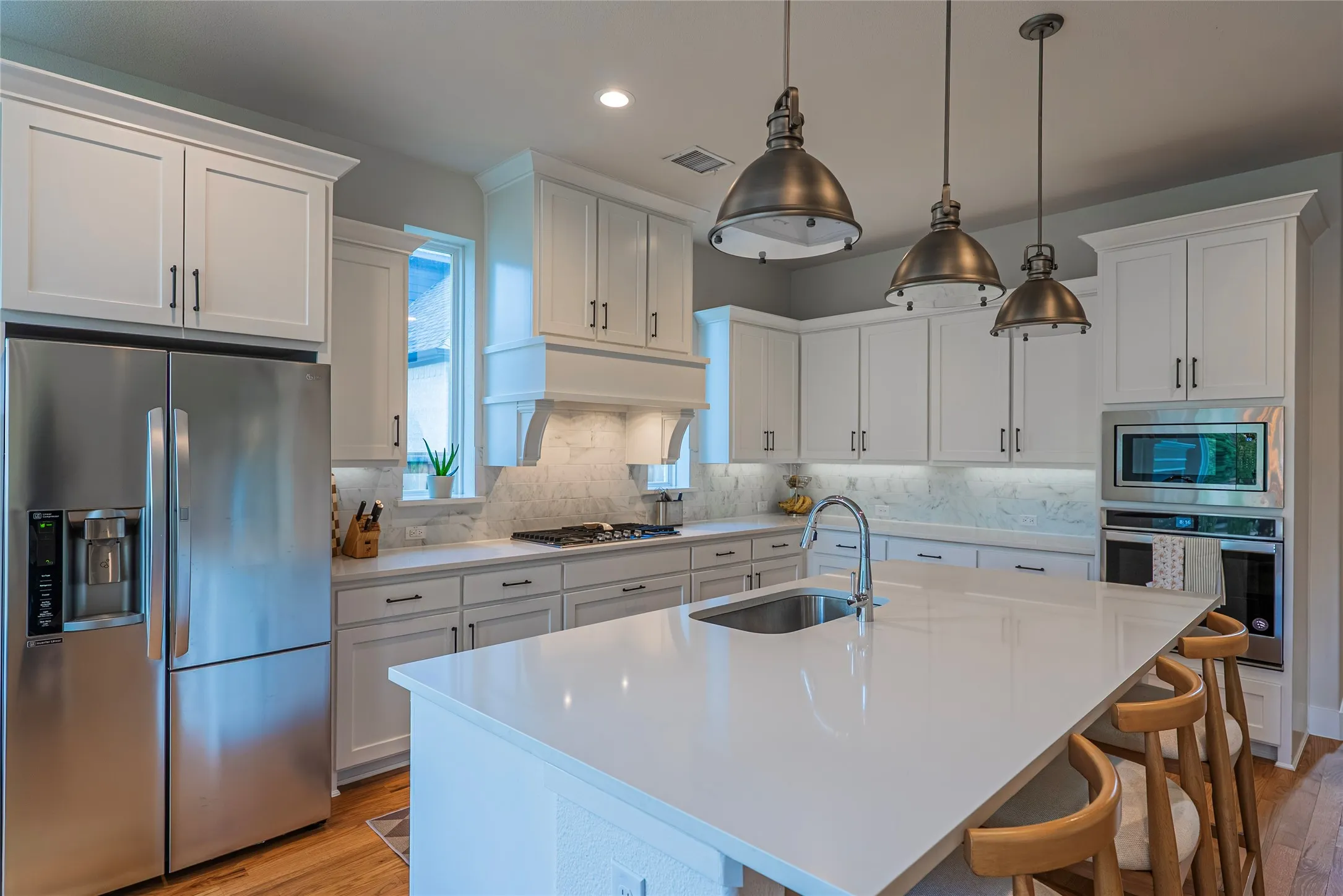 Single Family Residence For Sale in Denton County , 15871 Lucy Lane, Frisco, Texas 75033, 4 Bedroom, 4 Bathroom, 3 Garage spaces, 3,694 Sqft, built in 2019, mls#21307299, Real Estate Agent in Frisco, Homes For Sale in Denton county, Homes For Sale in Frisco, Realtor in Frisco Texas, Real Estate Brokerage Independent Realty Texas, Luminita Cordes Realtor