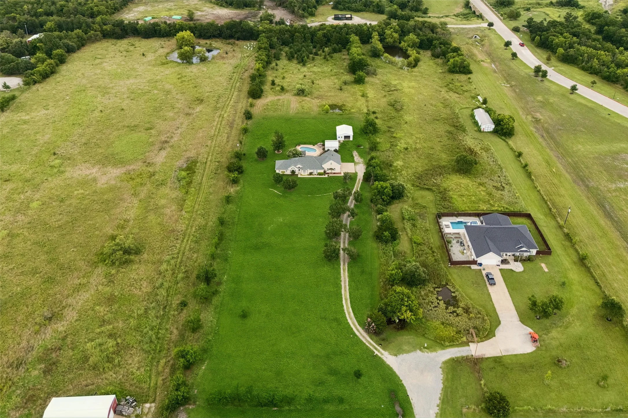 Single Family Residence For Sale in Rockwall County , 408 Herron Circle, Mclendon Chisholm, Texas 75032, 4 Bedroom, 3 Bathroom, 3 Garage spaces, 2,605 Sqft, built in 1997, mls#21306603, Real Estate Agent in Mclendon Chisholm, Homes For Sale in Rockwall county, Homes For Sale in Mclendon Chisholm, Realtor in Mclendon Chisholm Texas, Real Estate Brokerage Independent Realty Texas, Luminita Cordes Realtor