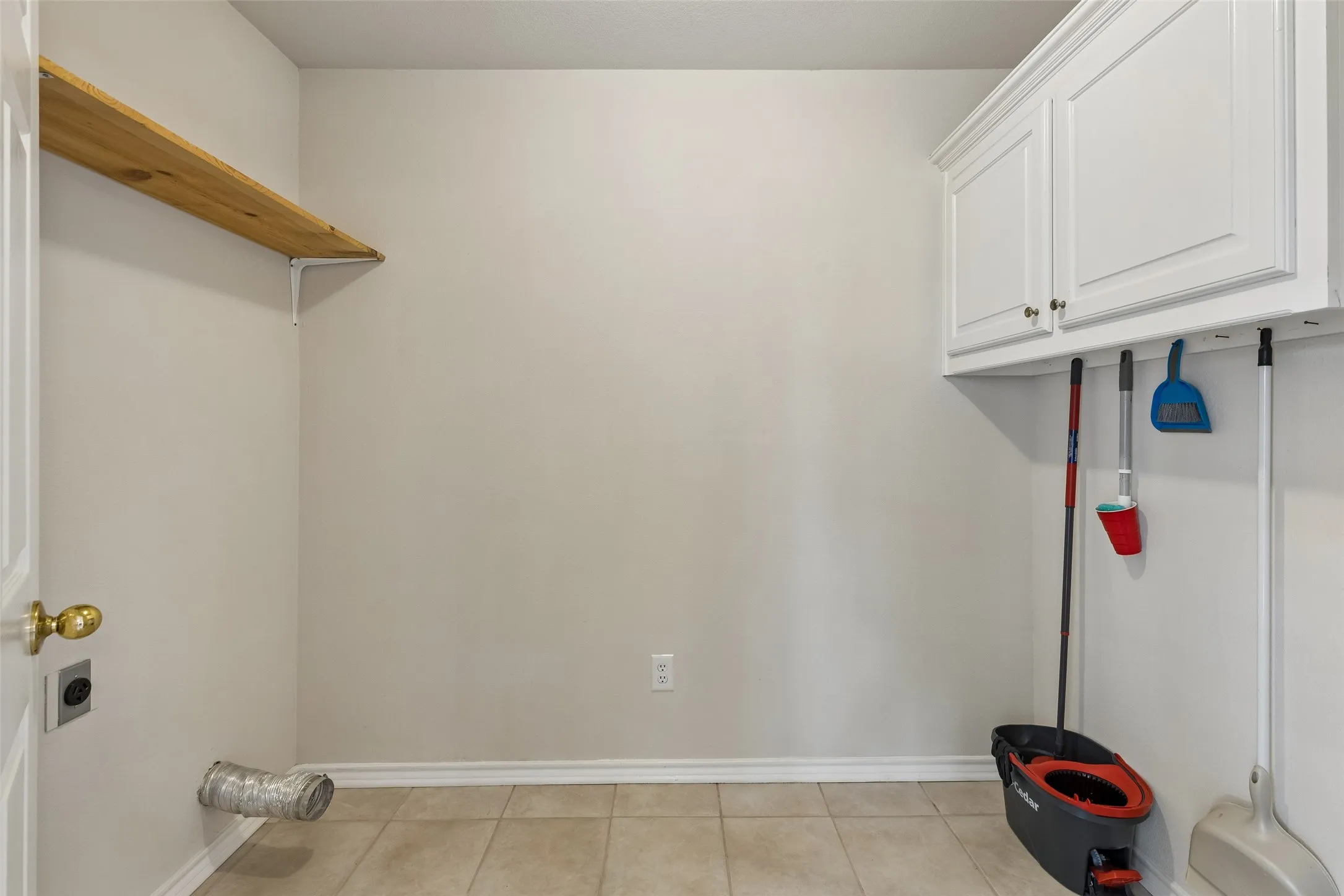 Single Family Residence For Sale in Rockwall County , 408 Herron Circle, Mclendon Chisholm, Texas 75032, 4 Bedroom, 3 Bathroom, 3 Garage spaces, 2,605 Sqft, built in 1997, mls#21306603, Real Estate Agent in Mclendon Chisholm, Homes For Sale in Rockwall county, Homes For Sale in Mclendon Chisholm, Realtor in Mclendon Chisholm Texas, Real Estate Brokerage Independent Realty Texas, Luminita Cordes Realtor