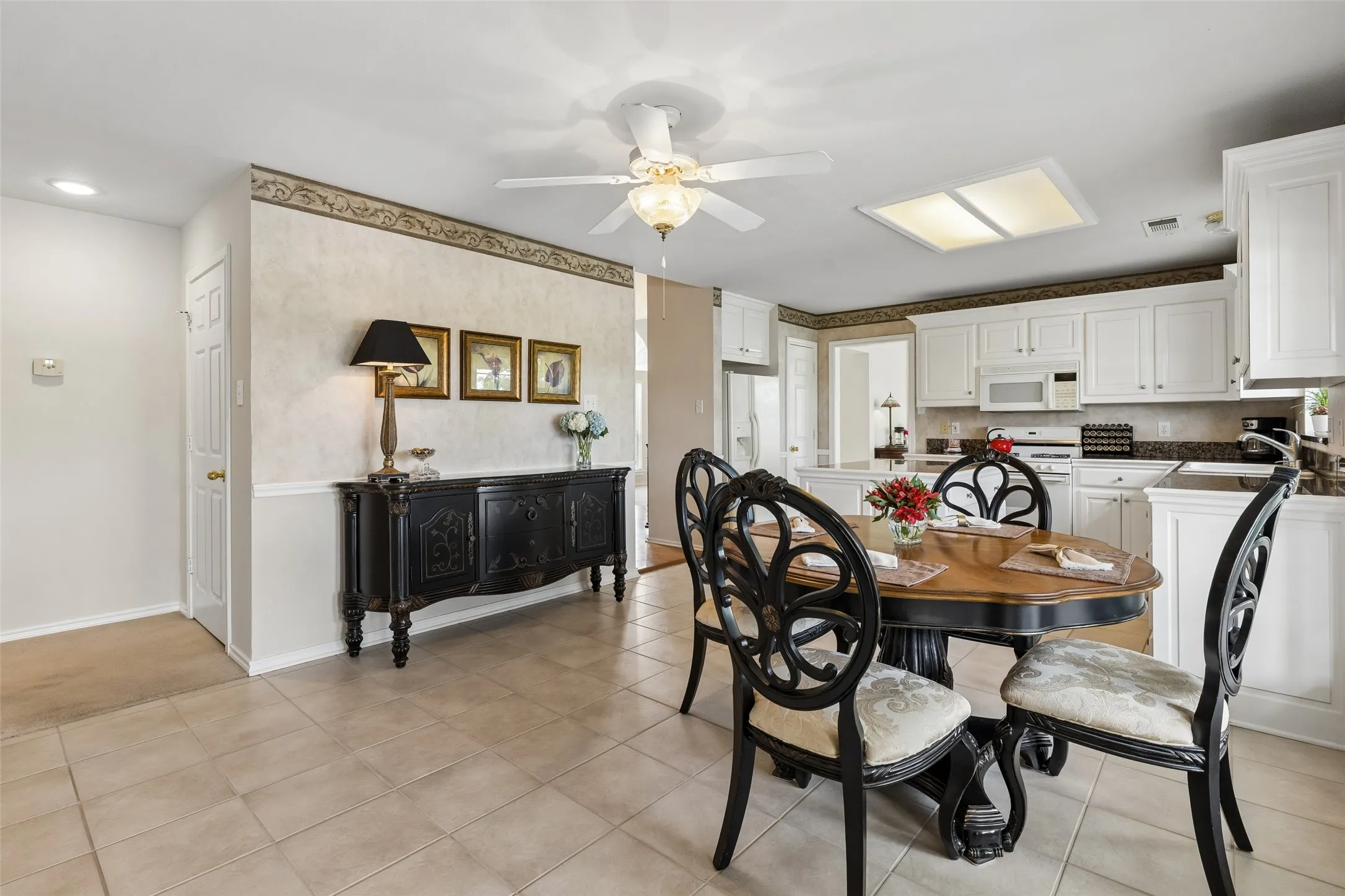Single Family Residence For Sale in Rockwall County , 408 Herron Circle, Mclendon Chisholm, Texas 75032, 4 Bedroom, 3 Bathroom, 3 Garage spaces, 2,605 Sqft, built in 1997, mls#21306603, Real Estate Agent in Mclendon Chisholm, Homes For Sale in Rockwall county, Homes For Sale in Mclendon Chisholm, Realtor in Mclendon Chisholm Texas, Real Estate Brokerage Independent Realty Texas, Luminita Cordes Realtor