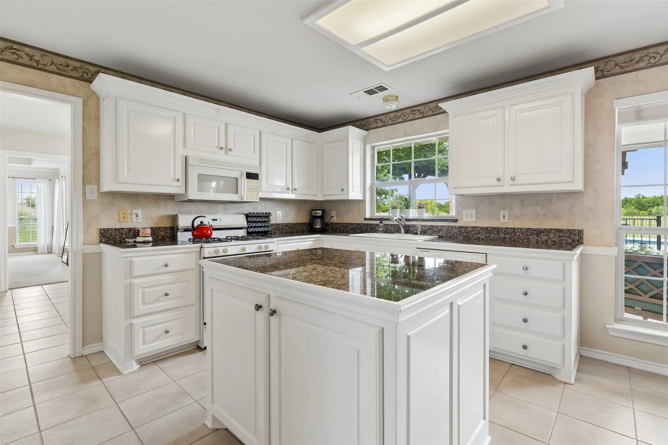 Single Family Residence For Sale in Rockwall County , 408 Herron Circle, Mclendon Chisholm, Texas 75032, 4 Bedroom, 3 Bathroom, 3 Garage spaces, 2,605 Sqft, built in 1997, mls#21306603, Real Estate Agent in Mclendon Chisholm, Homes For Sale in Rockwall county, Homes For Sale in Mclendon Chisholm, Realtor in Mclendon Chisholm Texas, Real Estate Brokerage Independent Realty Texas, Luminita Cordes Realtor