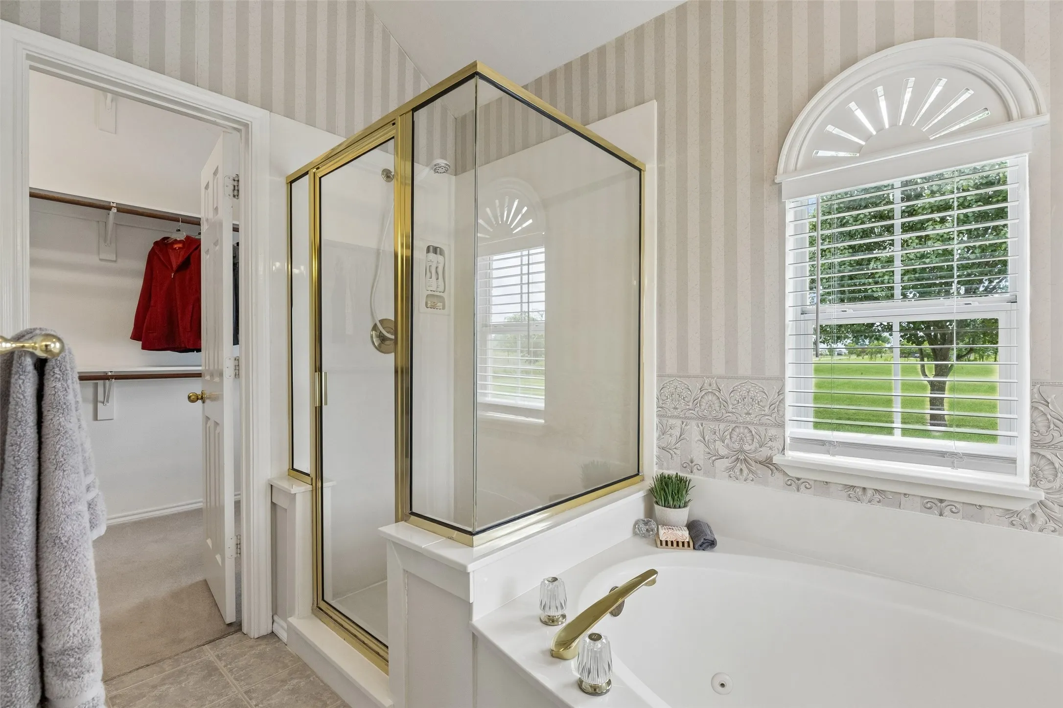 Single Family Residence For Sale in Rockwall County , 408 Herron Circle, Mclendon Chisholm, Texas 75032, 4 Bedroom, 3 Bathroom, 3 Garage spaces, 2,605 Sqft, built in 1997, mls#21306603, Real Estate Agent in Mclendon Chisholm, Homes For Sale in Rockwall county, Homes For Sale in Mclendon Chisholm, Realtor in Mclendon Chisholm Texas, Real Estate Brokerage Independent Realty Texas, Luminita Cordes Realtor