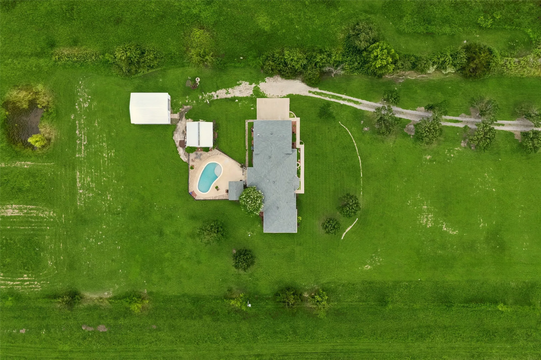 Single Family Residence For Sale in Rockwall County , 408 Herron Circle, Mclendon Chisholm, Texas 75032, 4 Bedroom, 3 Bathroom, 3 Garage spaces, 2,605 Sqft, built in 1997, mls#21306603, Real Estate Agent in Mclendon Chisholm, Homes For Sale in Rockwall county, Homes For Sale in Mclendon Chisholm, Realtor in Mclendon Chisholm Texas, Real Estate Brokerage Independent Realty Texas, Luminita Cordes Realtor