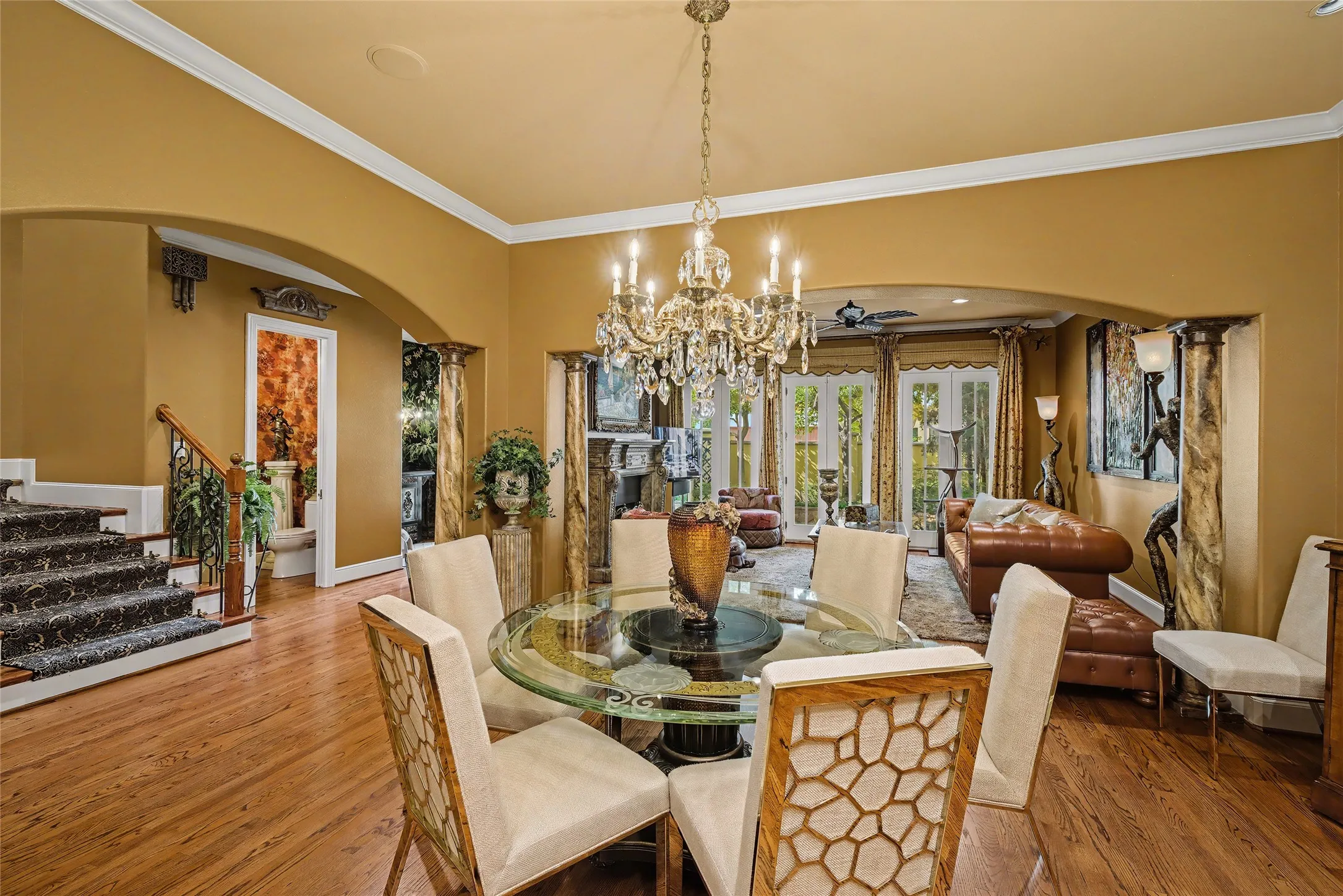 Townhouse For Sale in Tarrant County , 2713 Calder Court, Fort Worth, Texas 76107, 3 Bedroom, 5 Bathroom, 2 Garage spaces, 3,340 Sqft, built in 2007, mls#21284536, Real Estate Agent in Fort Worth, Homes For Sale in Tarrant county, Homes For Sale in Fort Worth, Realtor in Fort Worth Texas, Real Estate Brokerage Independent Realty Texas, Luminita Cordes Realtor