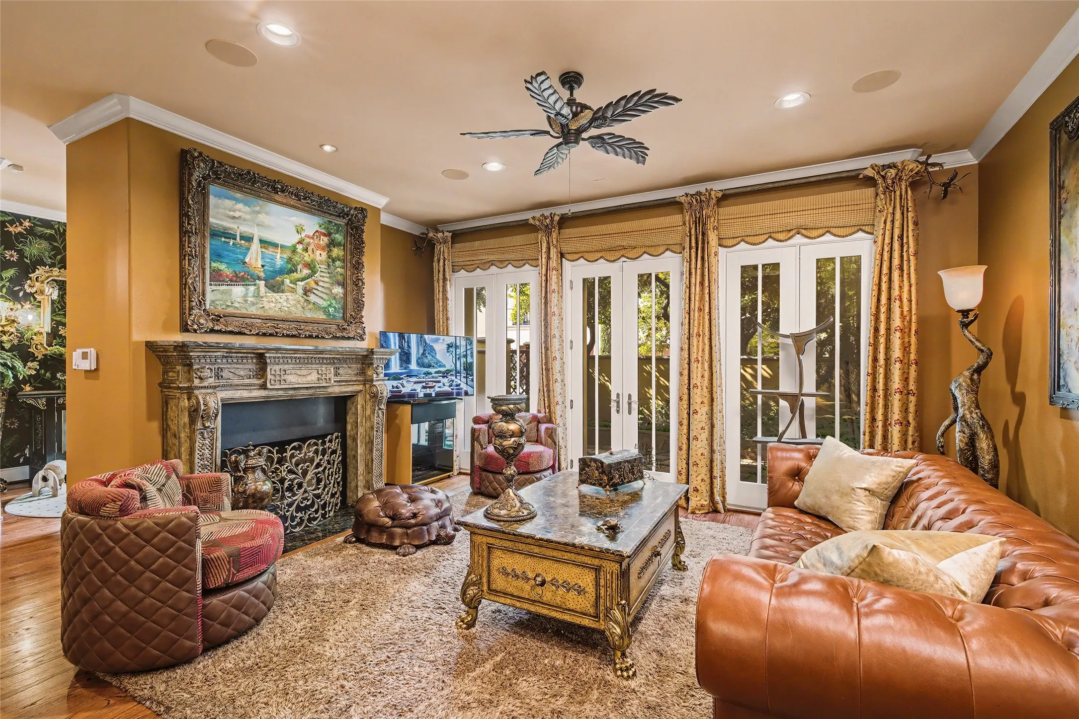 Townhouse For Sale in Tarrant County , 2713 Calder Court, Fort Worth, Texas 76107, 3 Bedroom, 5 Bathroom, 2 Garage spaces, 3,340 Sqft, built in 2007, mls#21284536, Real Estate Agent in Fort Worth, Homes For Sale in Tarrant county, Homes For Sale in Fort Worth, Realtor in Fort Worth Texas, Real Estate Brokerage Independent Realty Texas, Luminita Cordes Realtor